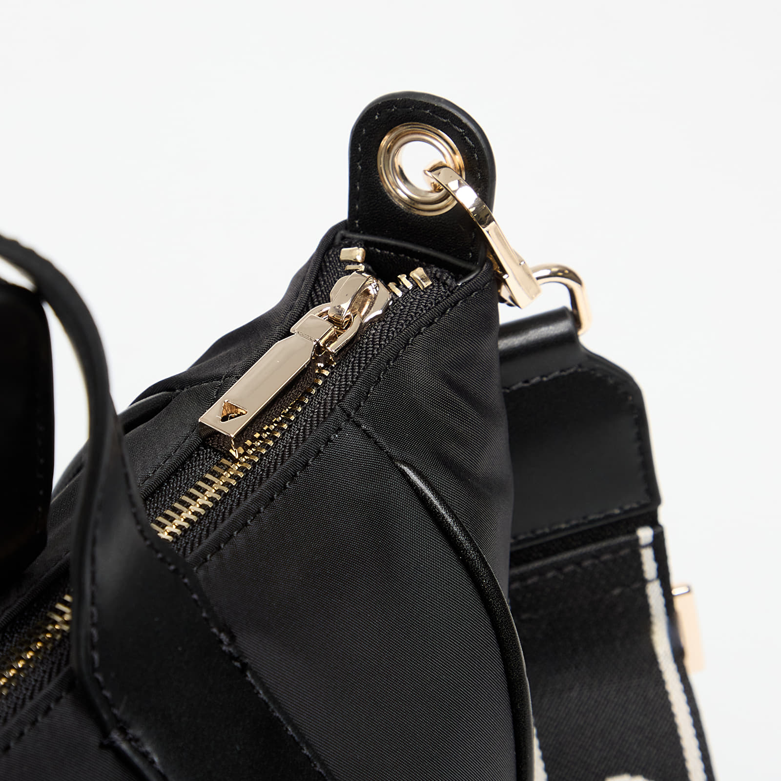 Kabelky GUESS Follie Small Tote Black