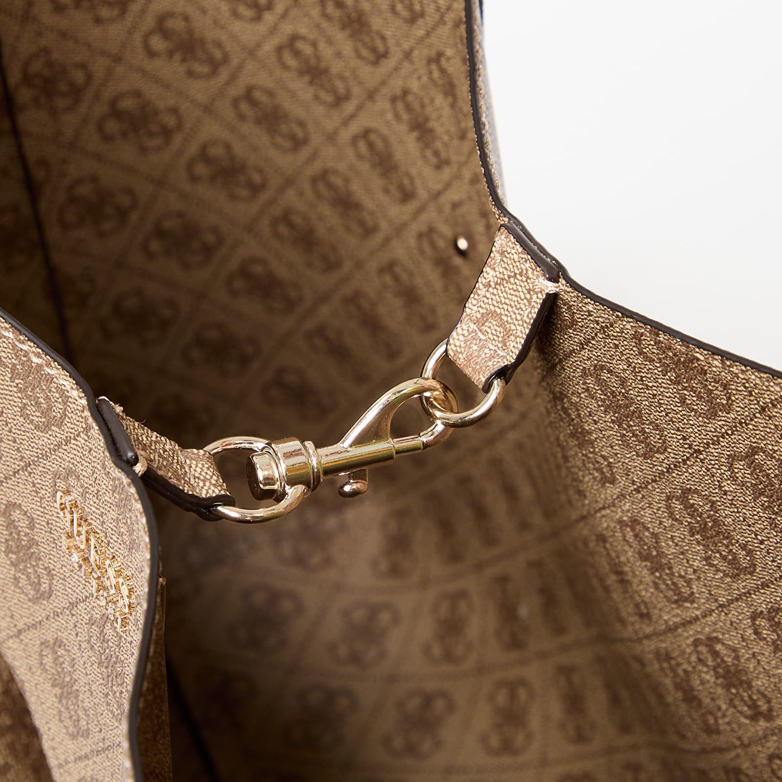 Kabelky GUESS Brenton Tote Latte Logo