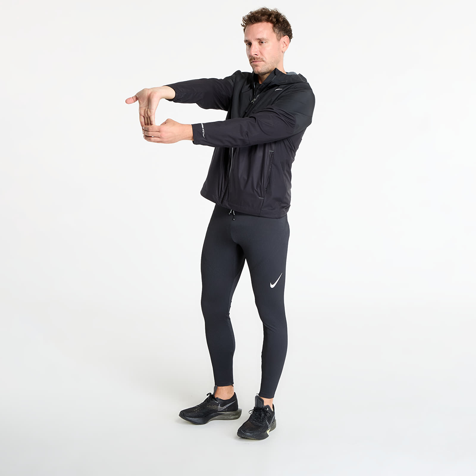 Herrenjacken Nike AeroSwift Men's Storm-FIT Aerogami Running Jacket Black/ Summit White