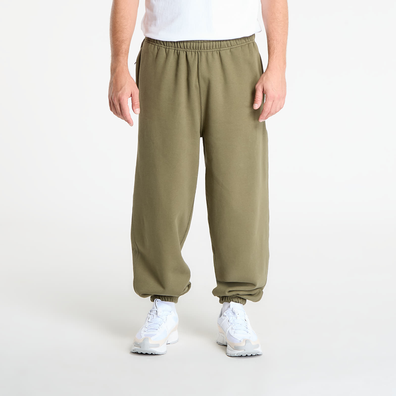 Sweatpants Nike Solo Swoosh Men's Cuffed Fleece Pants Medium Olive/ Medium Olive/ White XS