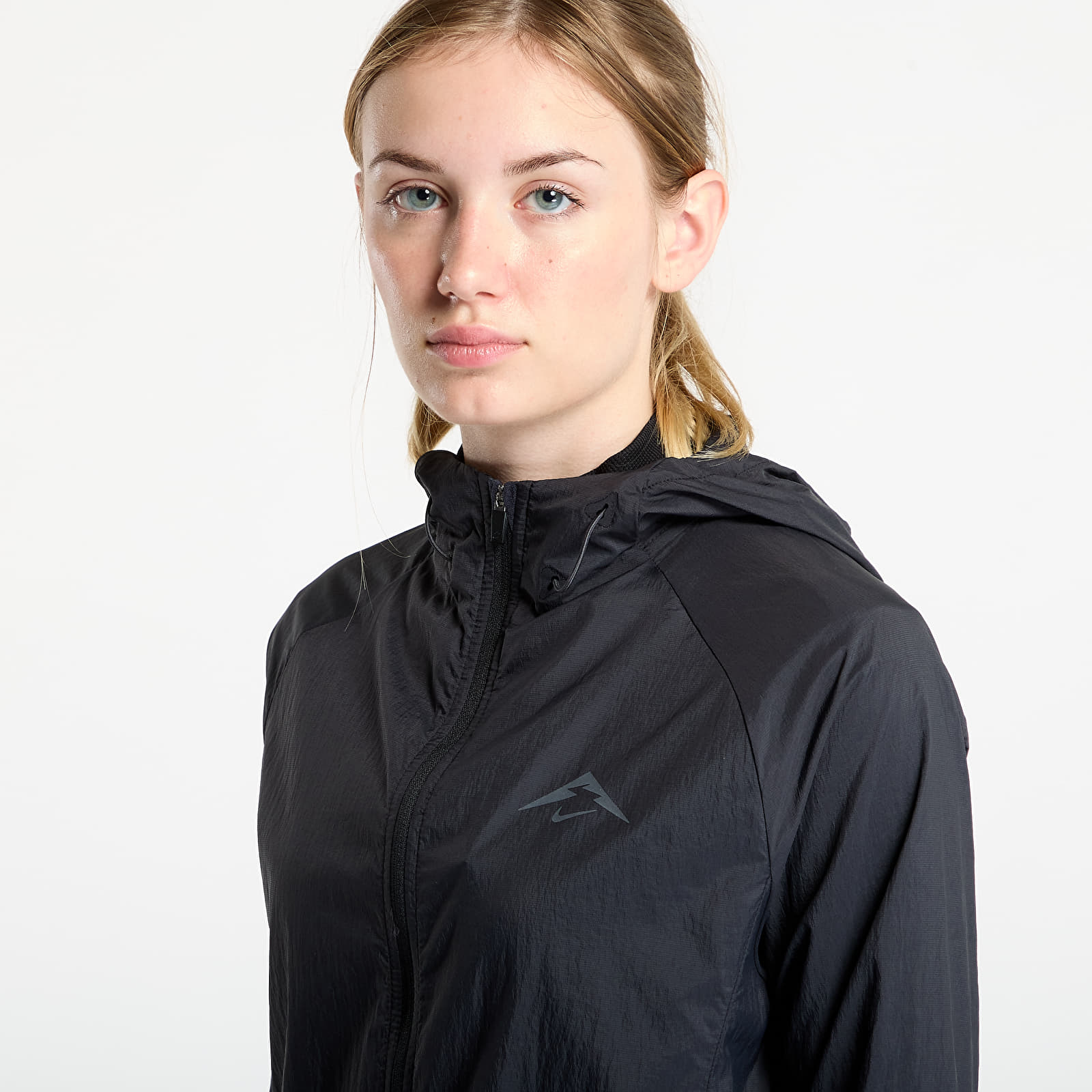 Γυναικεία σακάκια Nike Trail Women's Repel Running Jacket Black/ White/ Black