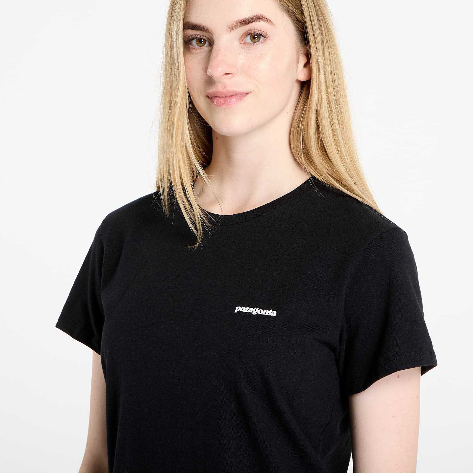 T-krekli Patagonia W's P-6 Logo Responsibili-Tee Black