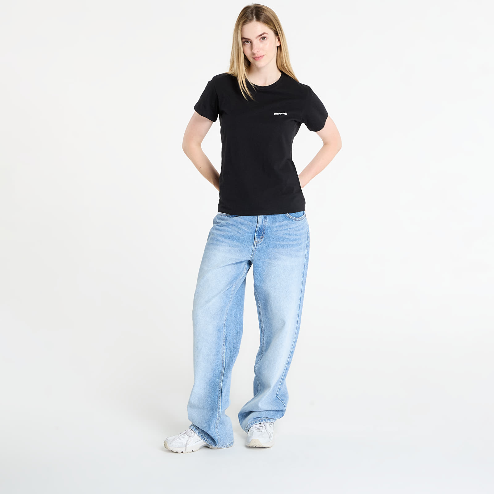 T-krekli Patagonia W's P-6 Logo Responsibili-Tee Black
