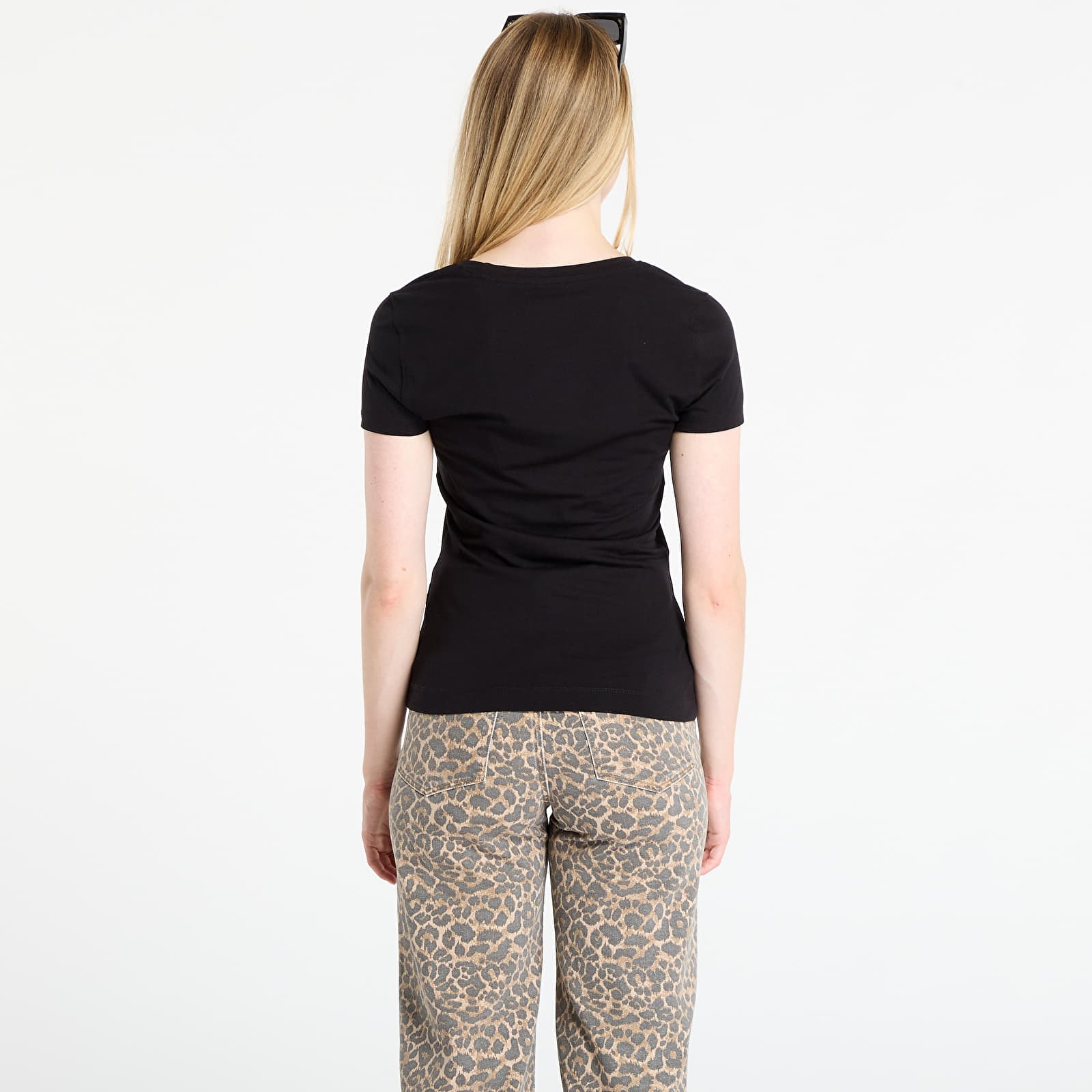 T-krekli GUESS Ss Logo Hot Fix Tee Black