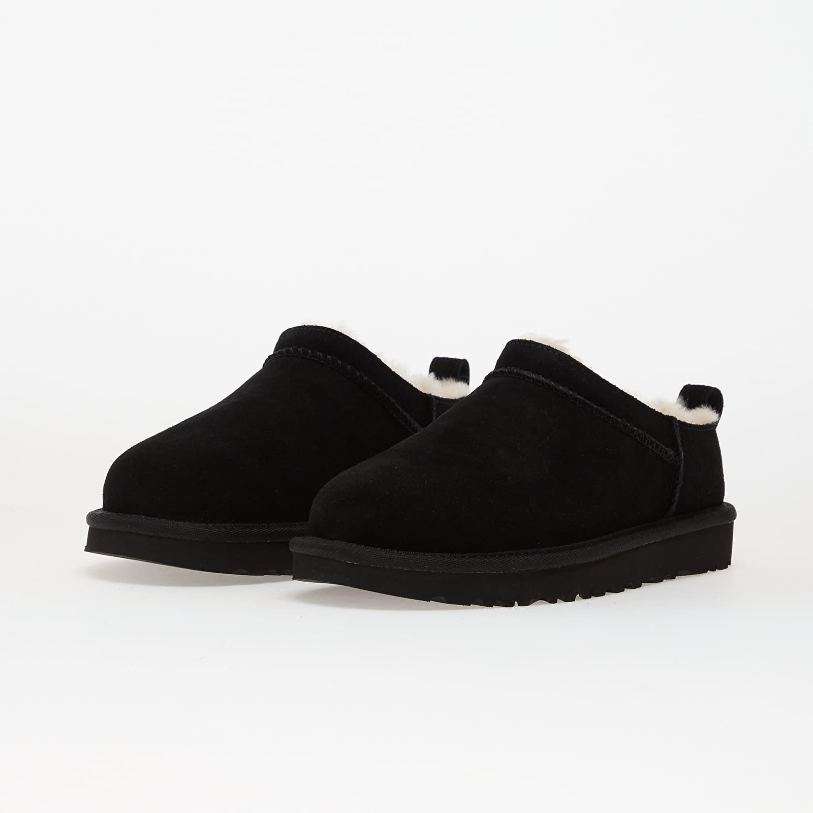 Sieviešu kedas un apavi UGG W Classic Micro Black
