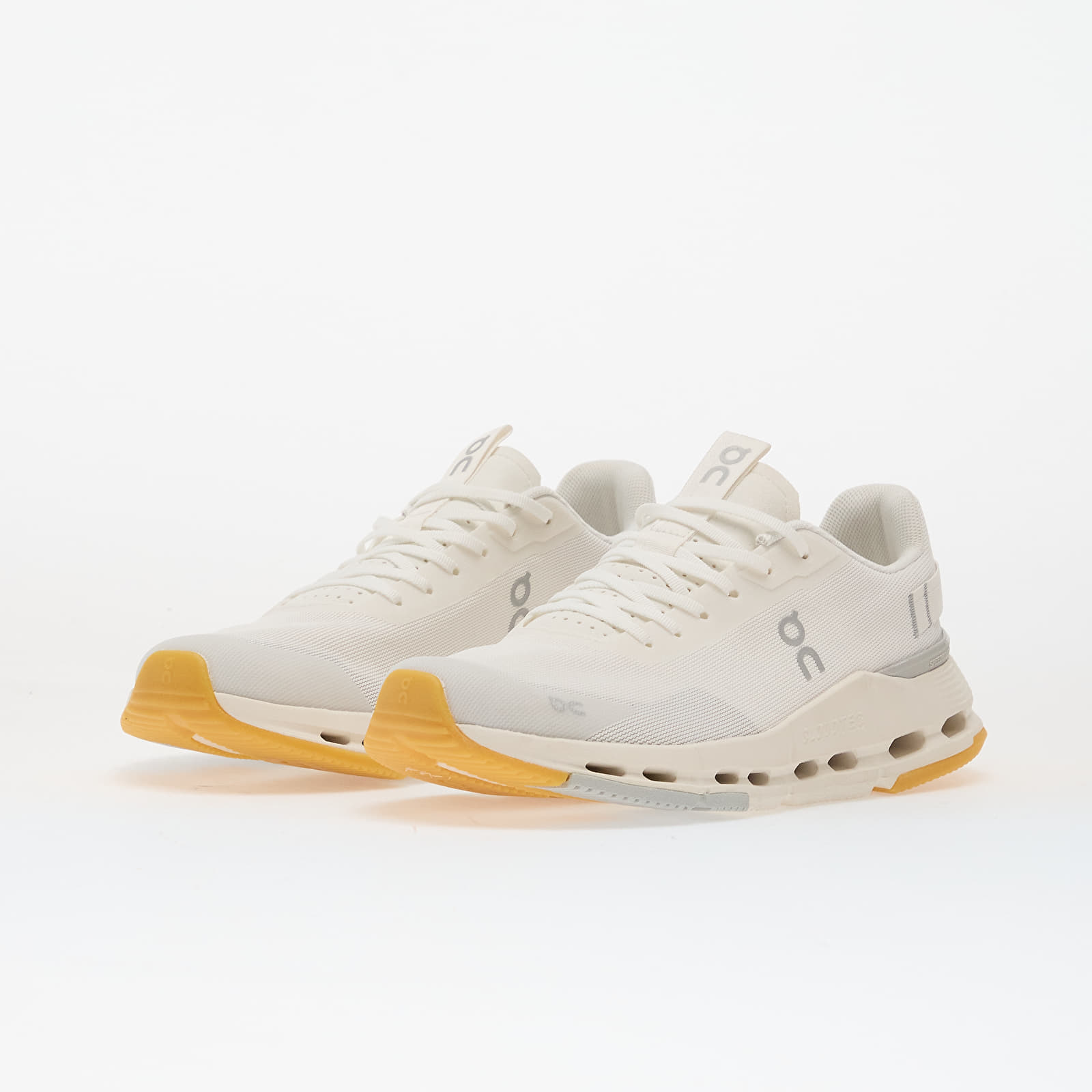 Dámské tenisky a boty On W Cloudnova Form 2 White/ Ivory