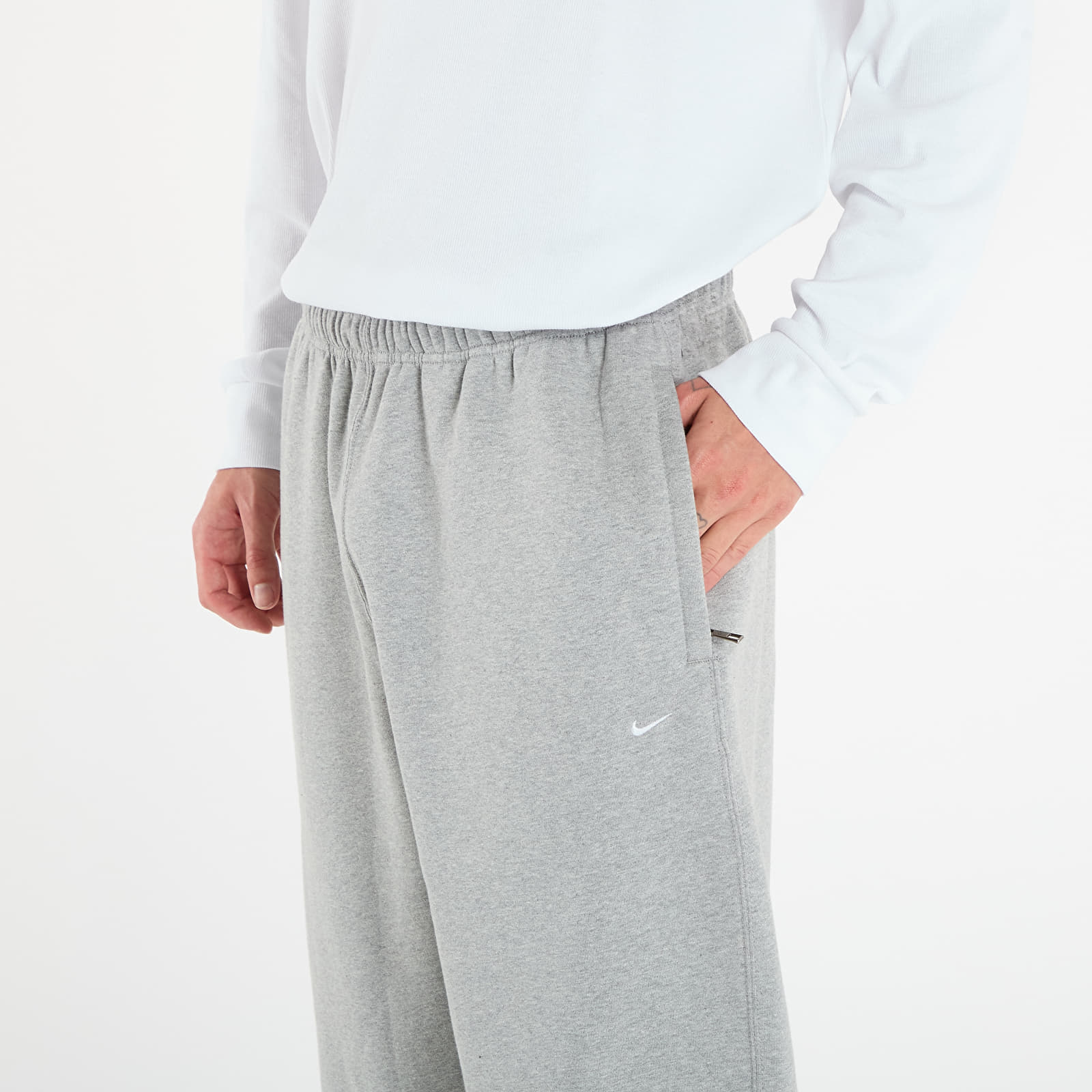 Joggingbukser Nike Solo Swoosh Men's Cuffed Fleece Pants Dk Grey Heather/ Lt Smoke Grey/ White