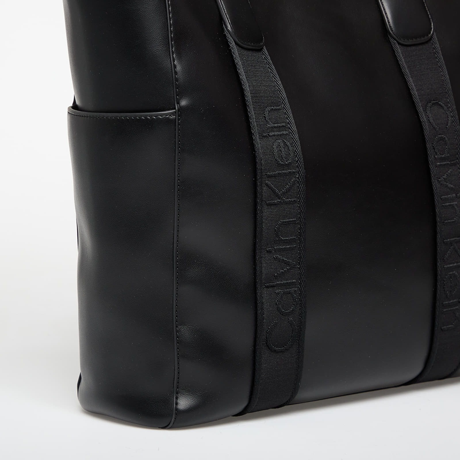 Pánské tašky přes rameno Calvin Klein Webbing Strap Tote Black