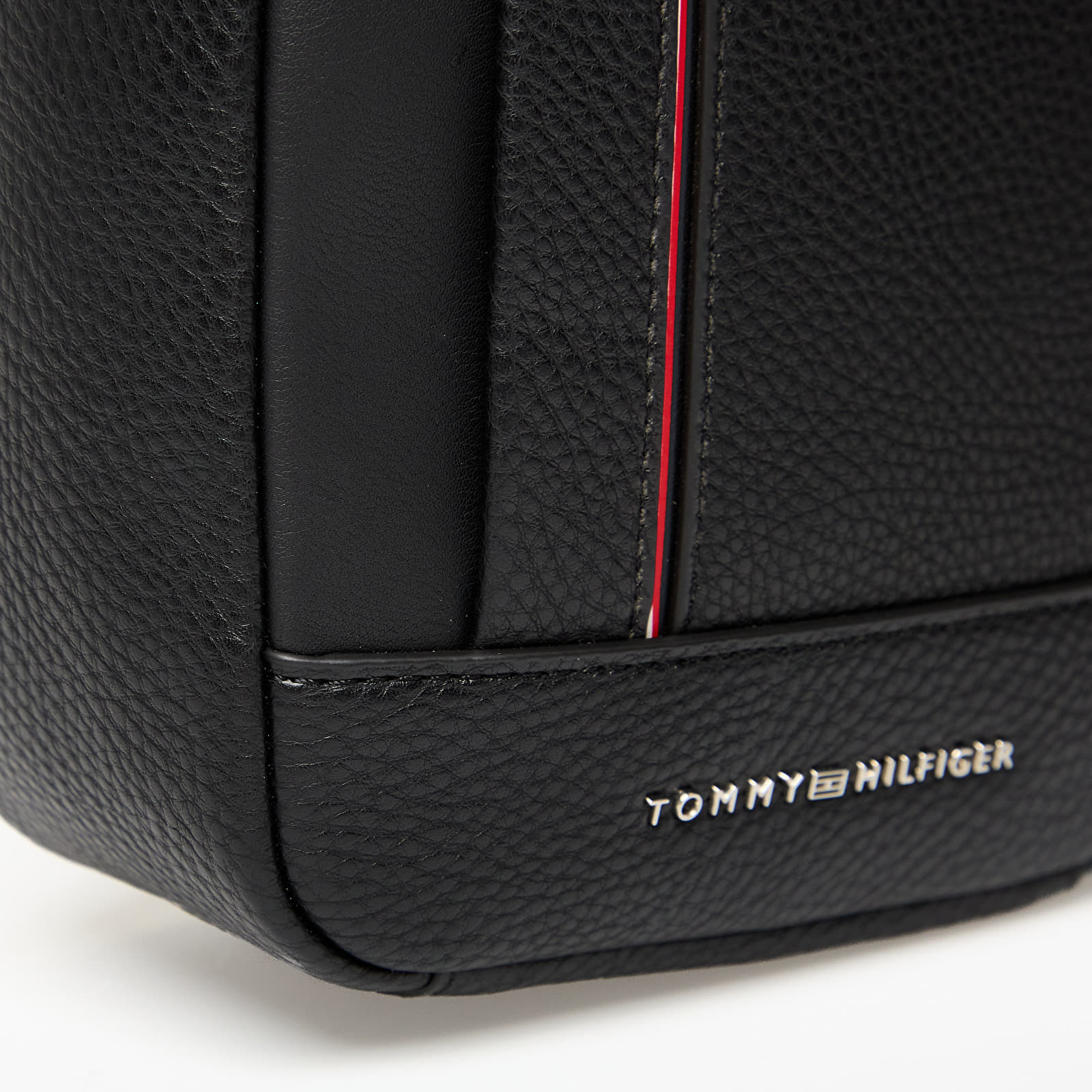 Sacs à bandoulière Tommy Hilfiger Central Mini Reporter Black
