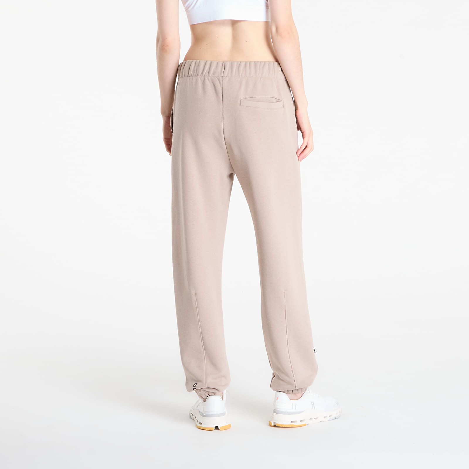 Γυναικείες φόρμες On Club Pants Brown