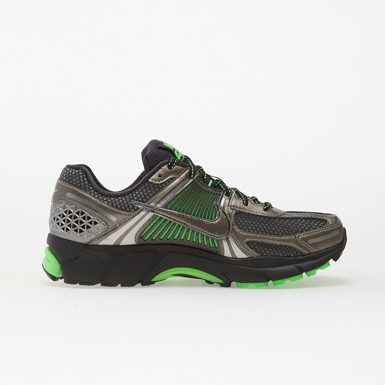 Vīriešu čības un apavi Nike Zoom Vomero 5 Se Mtlc Pewter/ Mtlc Pewter-Flat Pewter-Black-Green Strike