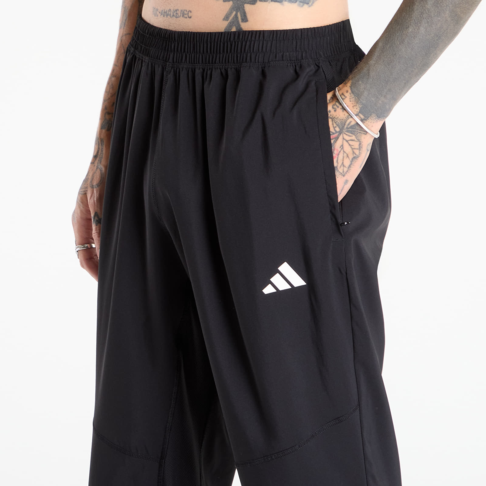 Vīriešu bikses adidas Own The Run Joggers Black