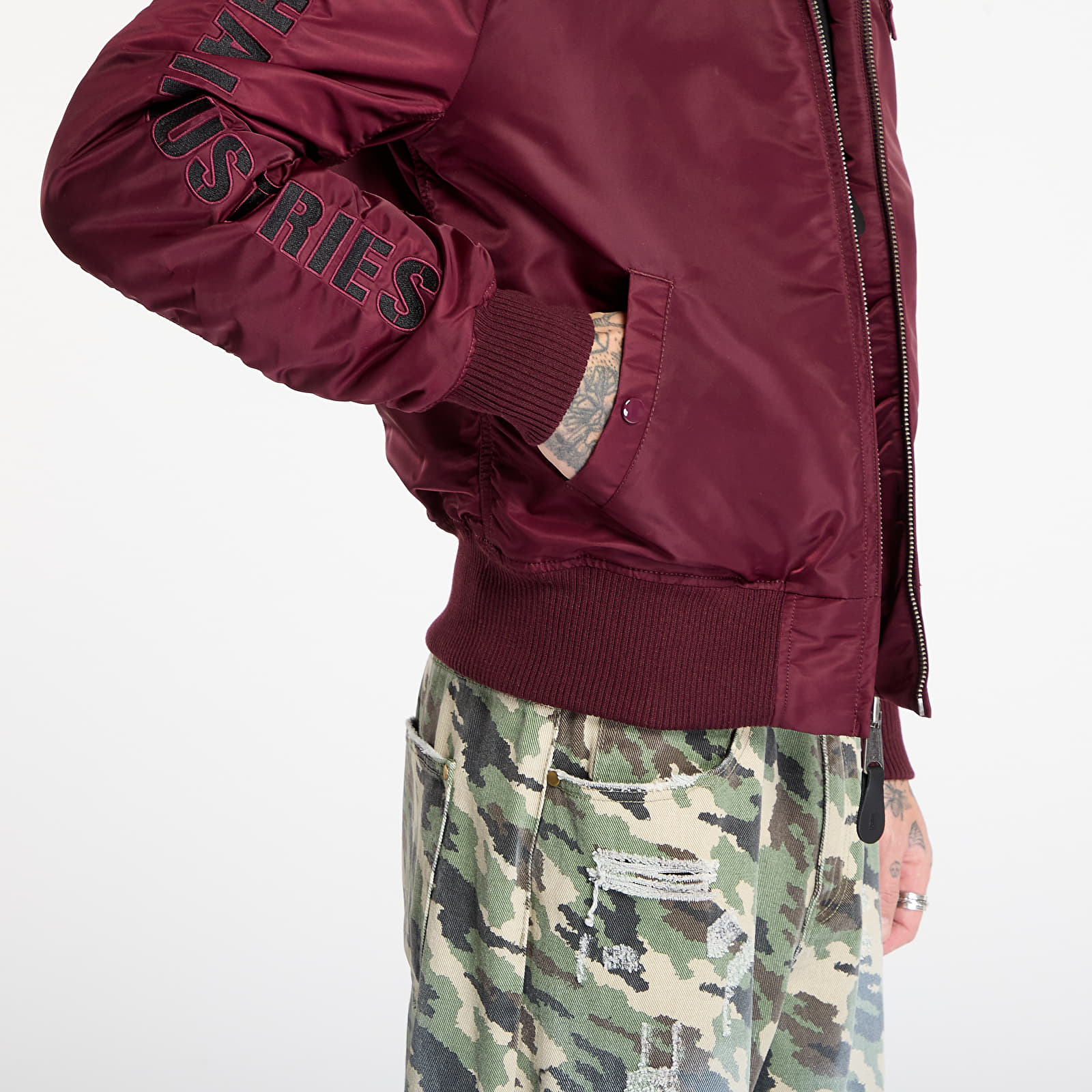 Jakker for menn Alpha Industries MA-1 D-Tec Sleeve Embroidery Dark Cherry