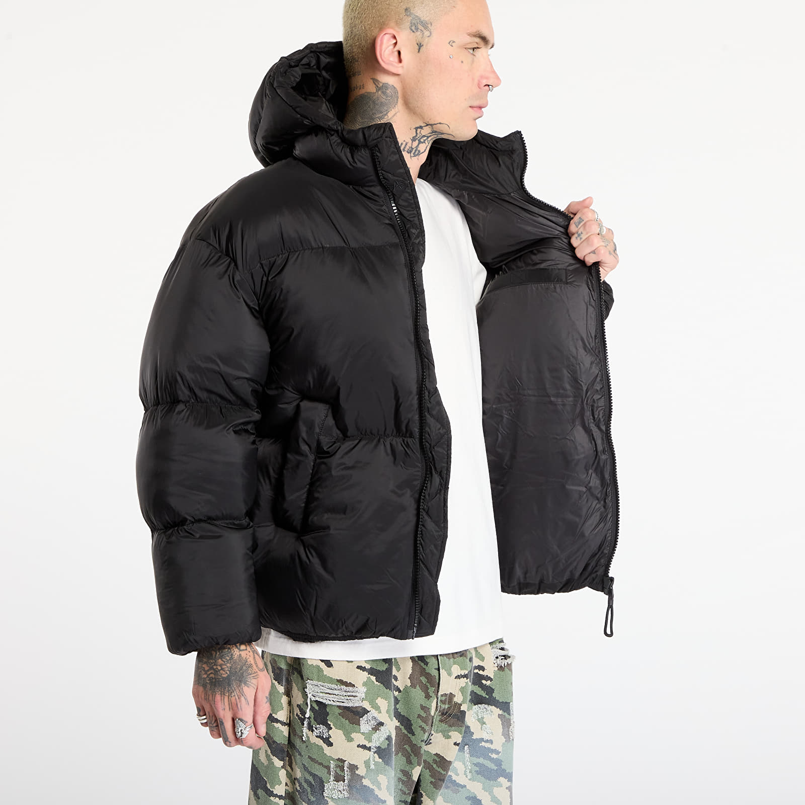 Jakker for menn Alpha Industries Cloud Puffer Bomber Black
