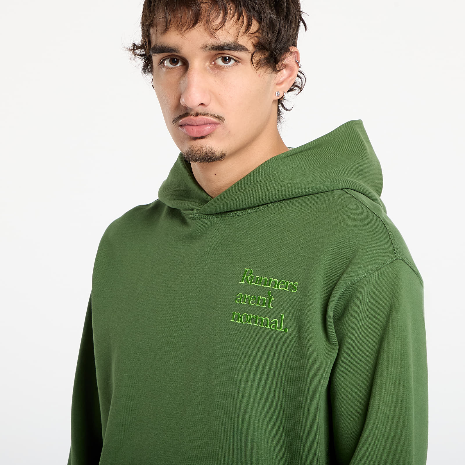 Gensere for menn New Balance Athletics Runners Arent Normal Hoodie Dark Alpine Green