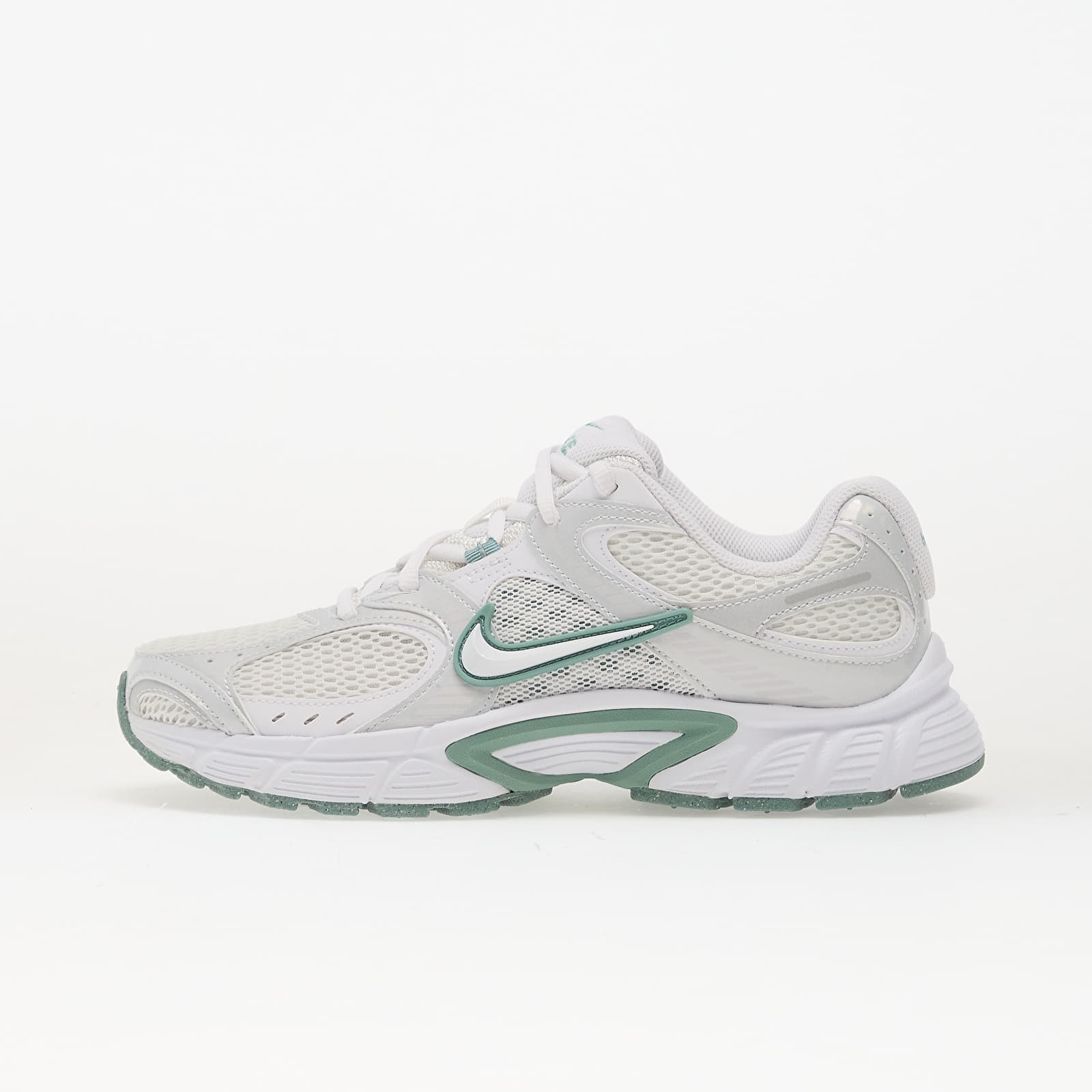 Дамски кецове и обувки Nike V5 Rnr Summit White/ White-Vast Grey-Cannon