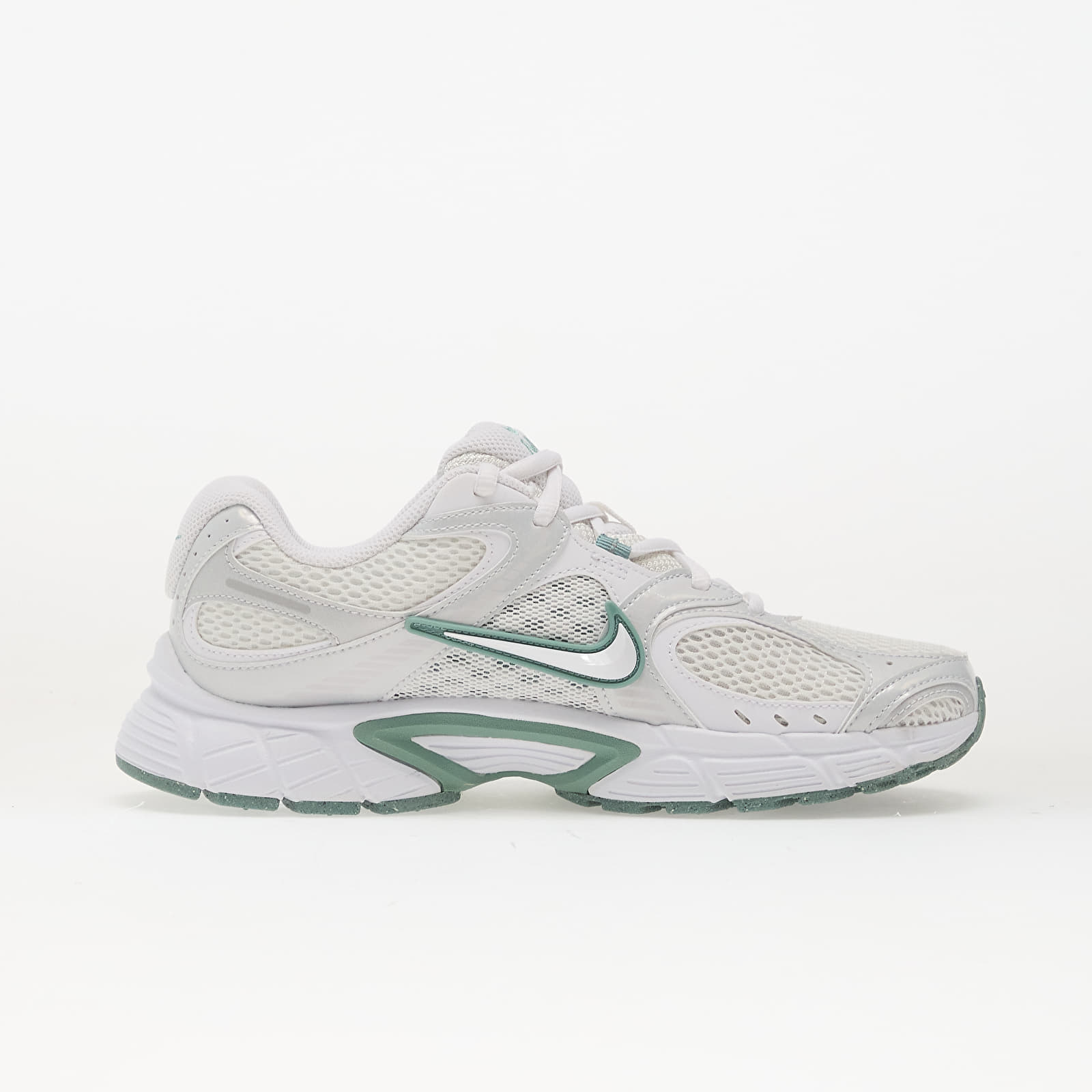 Дамски кецове и обувки Nike V5 Rnr Summit White/ White-Vast Grey-Cannon