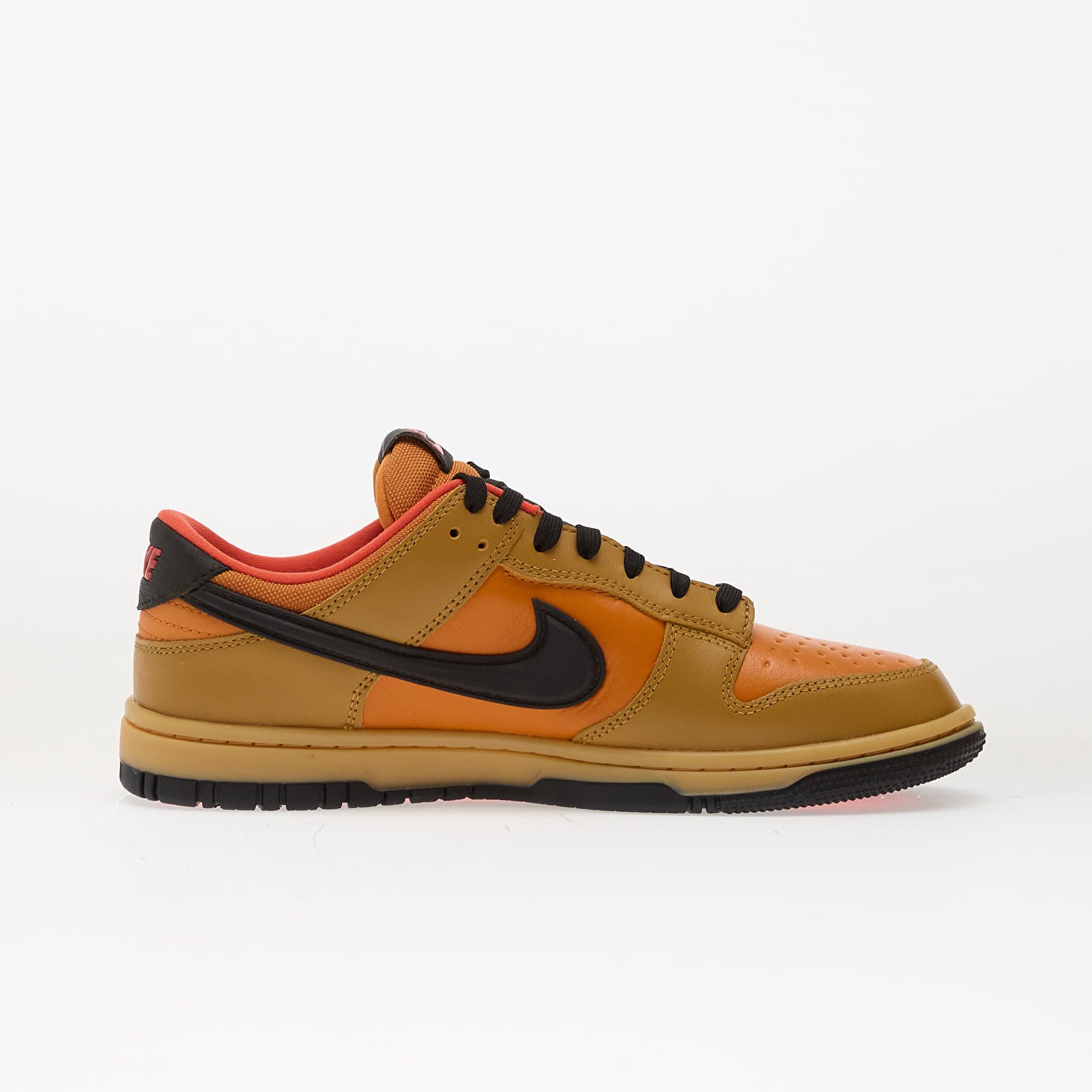 Vīriešu čības un apavi Nike Dunk Low Gtx Wheat/ Black-Ceramic-Picante Red