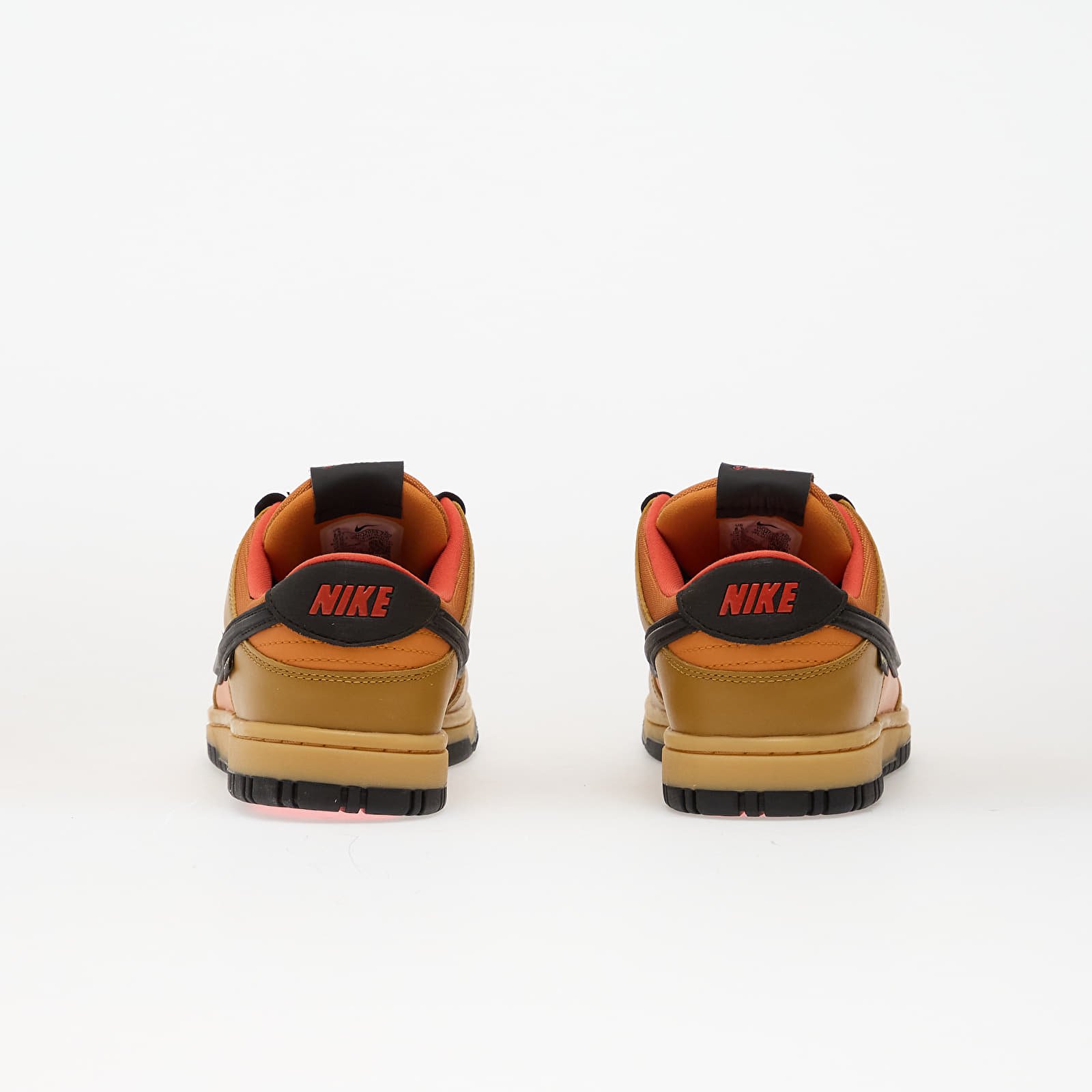 Vīriešu čības un apavi Nike Dunk Low Gtx Wheat/ Black-Ceramic-Picante Red