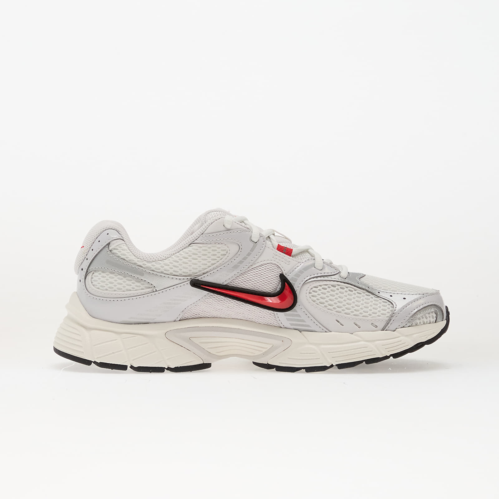 Men's sneakers and shoes Nike V5 Rnr Summit White/ Fire Red-Platinum Tint