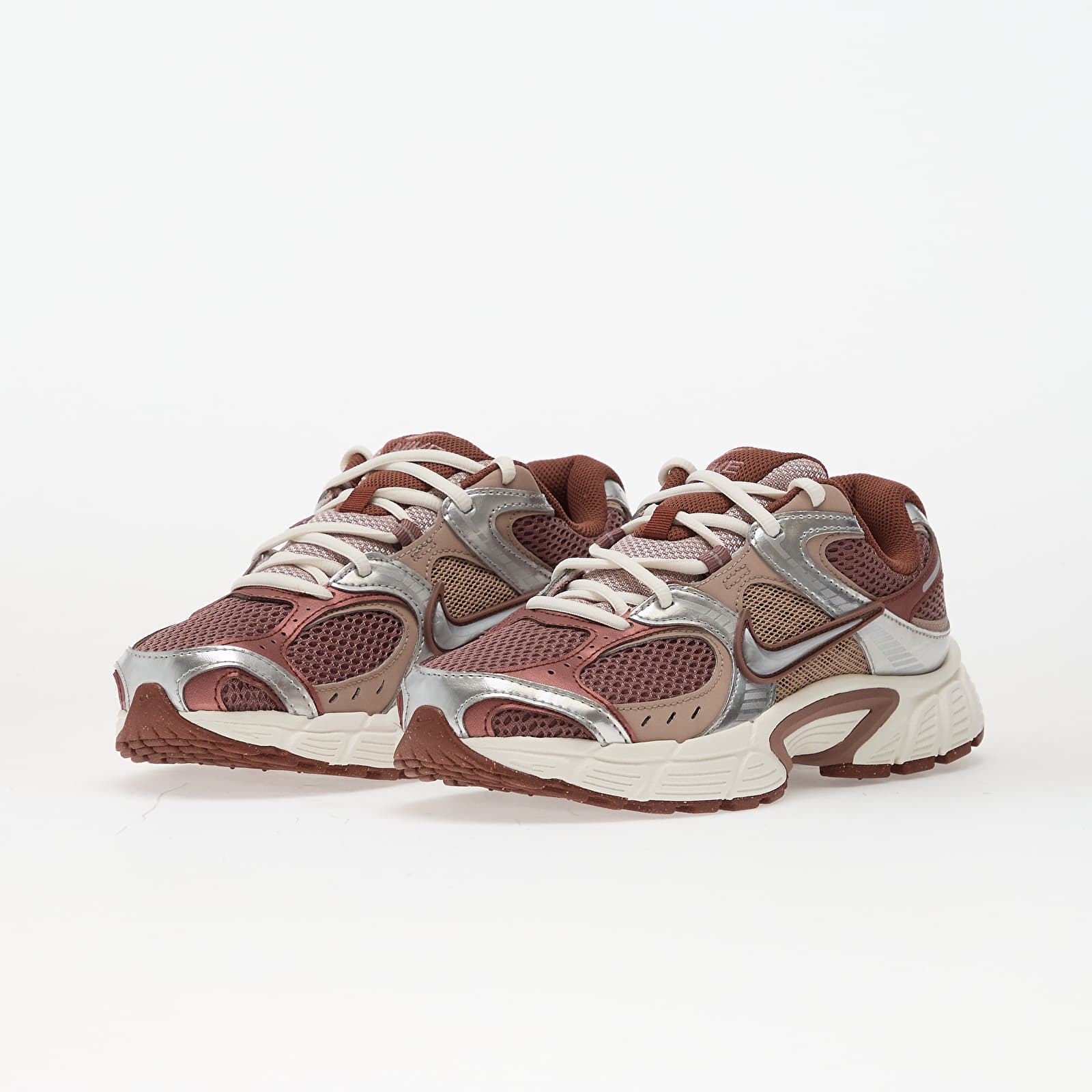 Sieviešu kedas un apavi Nike V5 Rnr Smokey Mauve/ Metallic Silver-Red Sepia