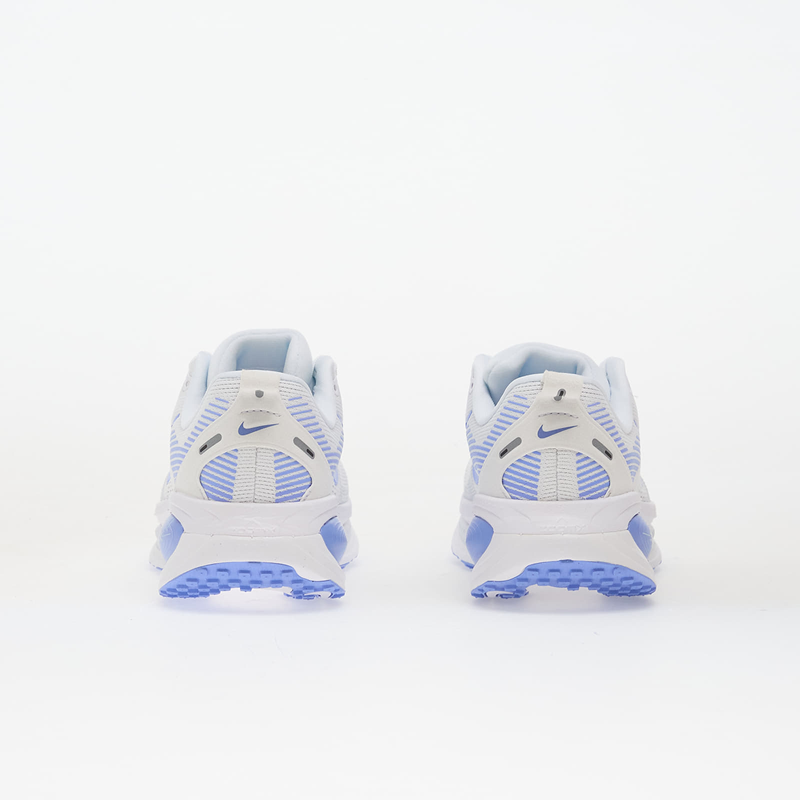 Sneakers und Schuhe für Frauen Nike Vomero 18 White/ Royal Pulse-Football Grey