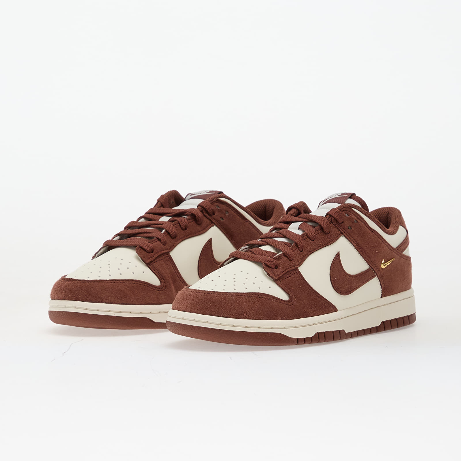 Sieviešu kedas un apavi Nike Wmns Dunk Low Sail/ Red Sepia-Metallic Gold