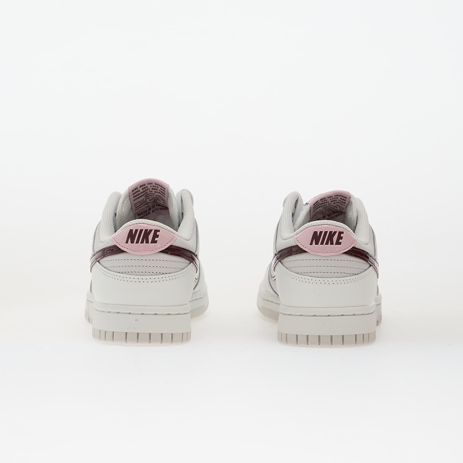 Women's sneakers and shoes Nike W Dunk Low Summit White/ Plum Chalk-Vast Grey