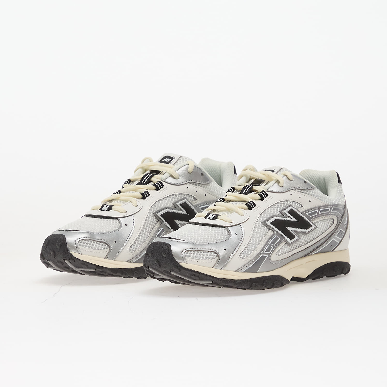 Мъжки кецове и обувки New Balance 204 Silver Metallic