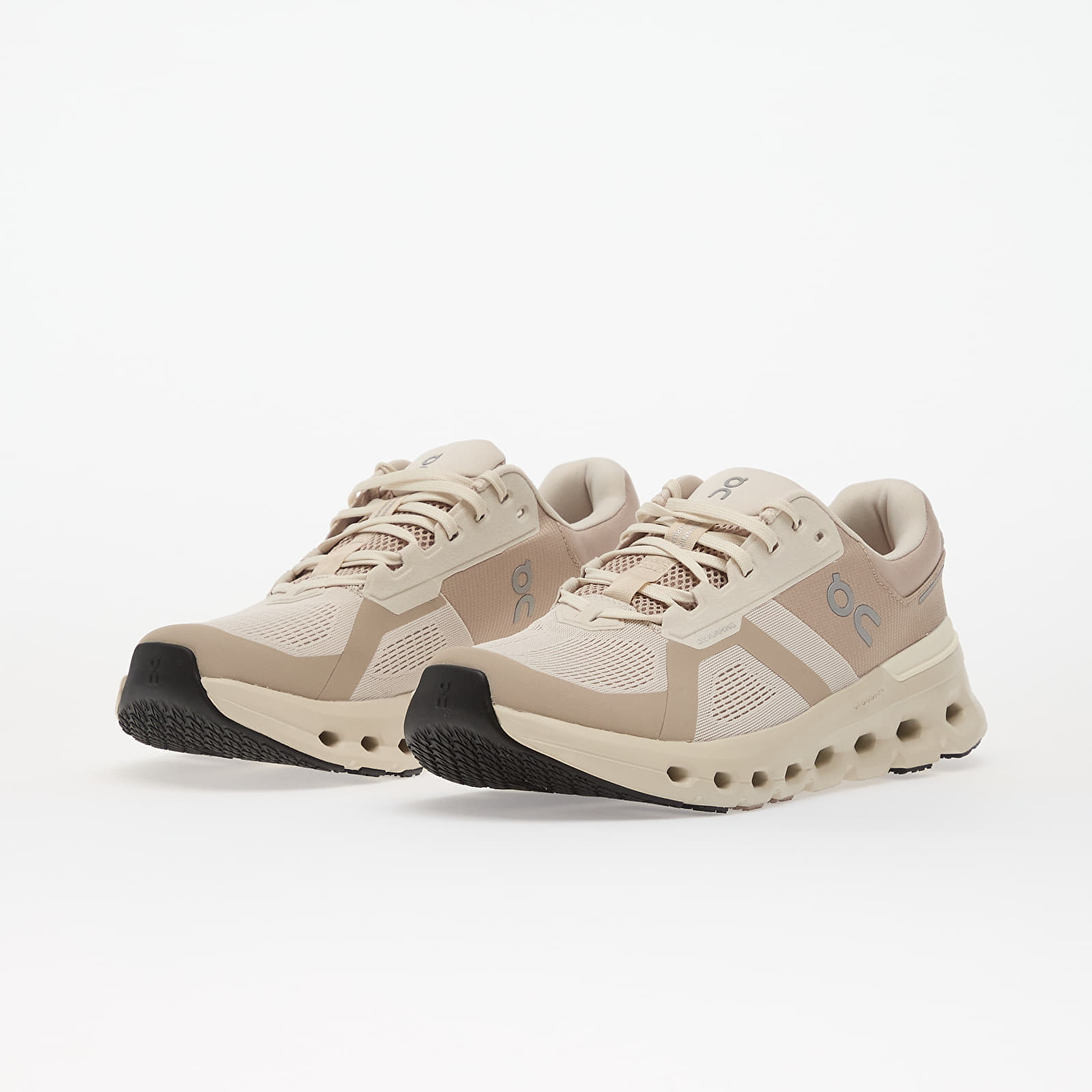 On Sneakers On M Cloudrunner 2 Pearl/ Desert EUR 46 - 6