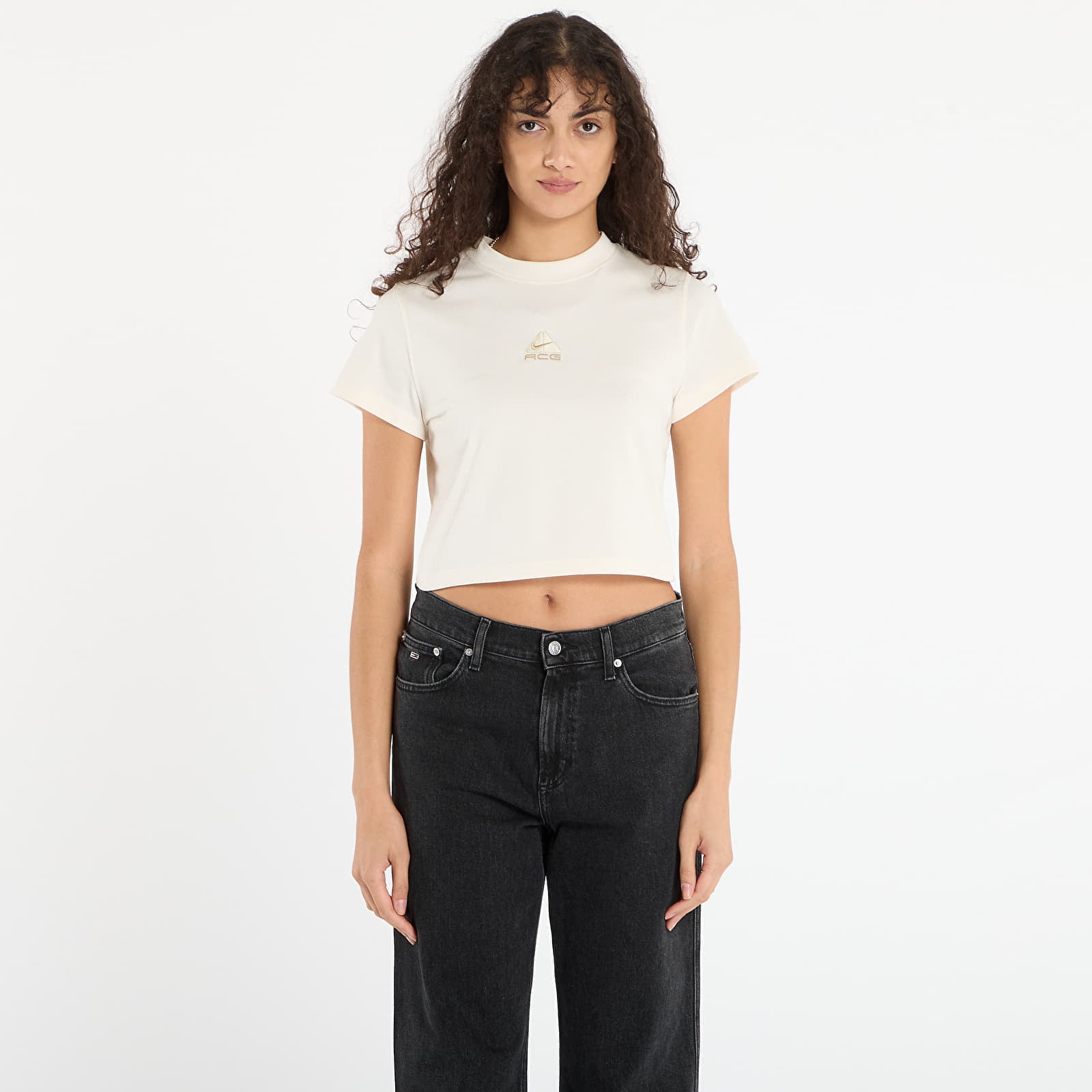 Tricou Nike ACG Womens Dri-FIT Short-Sleeve T-Shirt Pale Ivory/ Lt Khaki/ Parachute Beige M