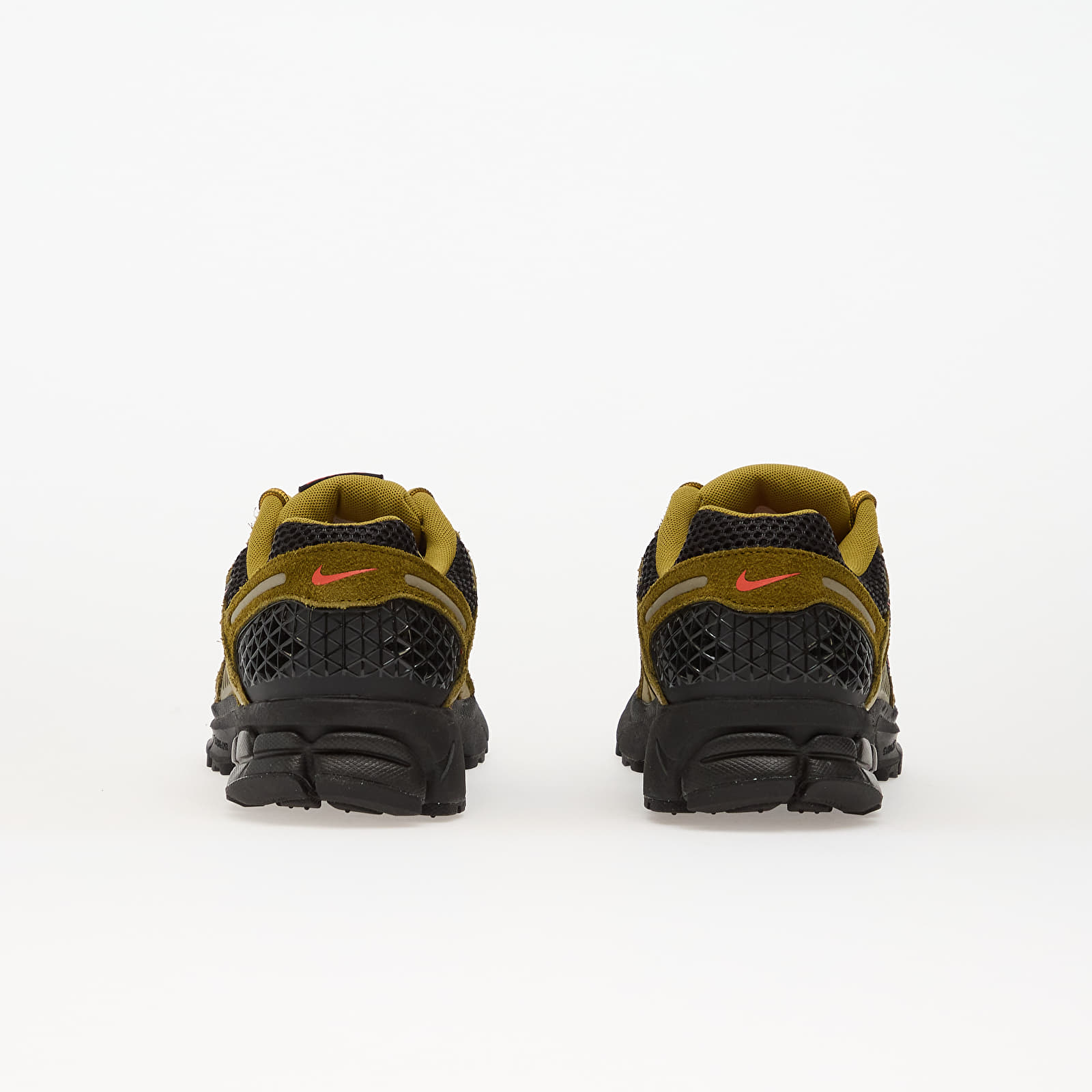 Turnschuhe und Schuhe für Männer Nike Zoom Vomero 5 Premium Olive Flak/ Picante Red-Black