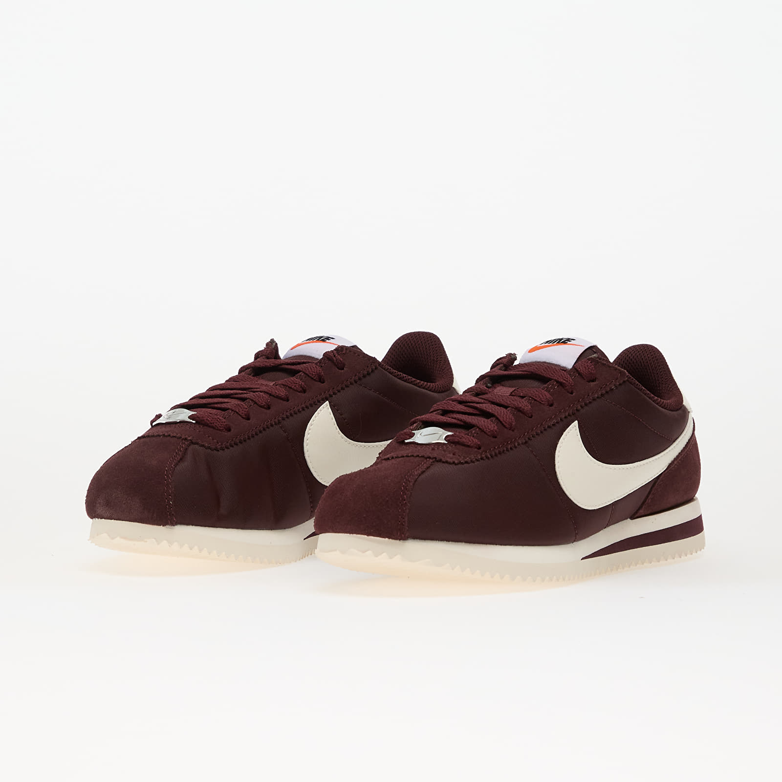 Sneakers und Schuhe für Frauen Nike Cortez Textile Burgundy Crush/ Sail