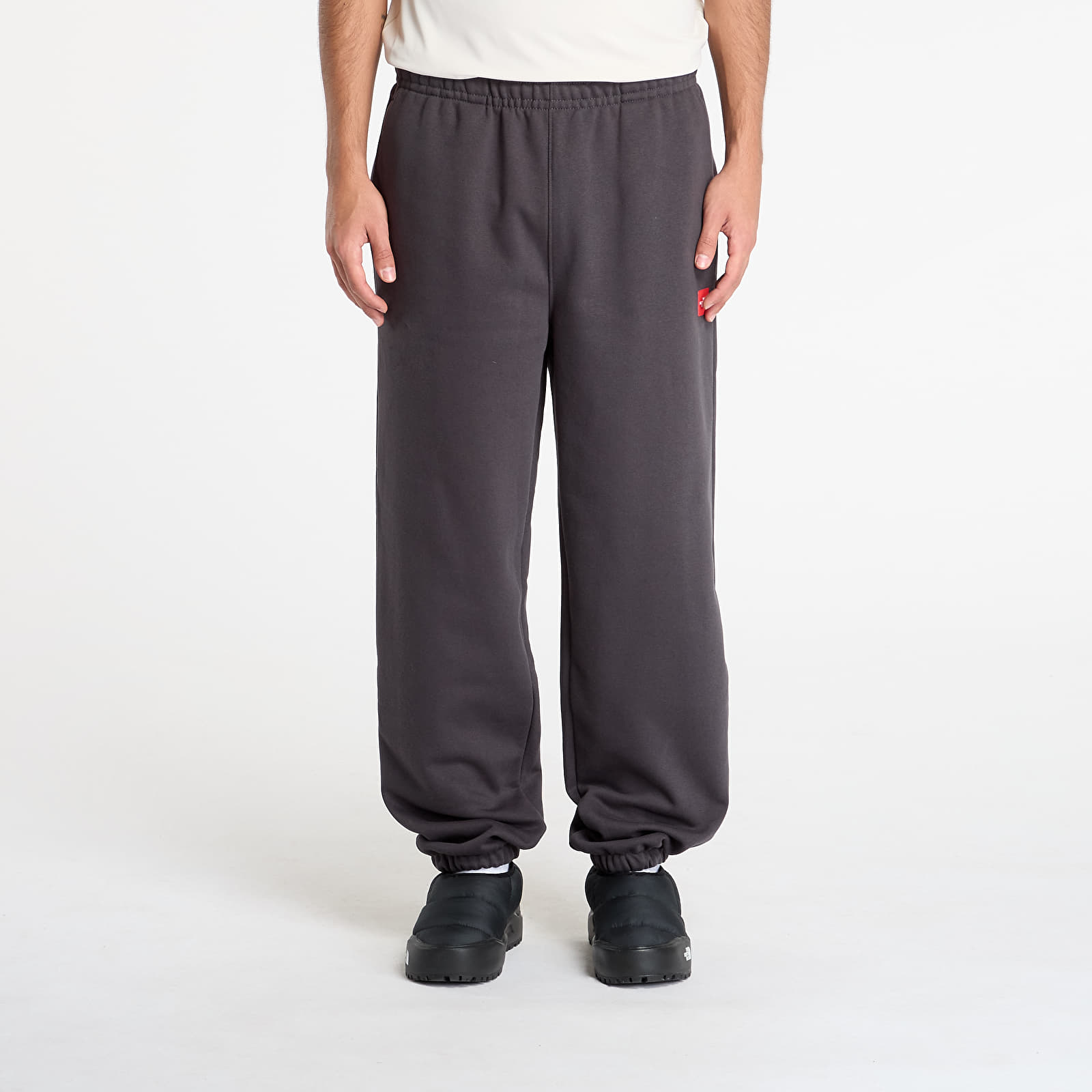 Pantaloni tuta uomo The North Face Redbox Aspen Joggers Obsidian