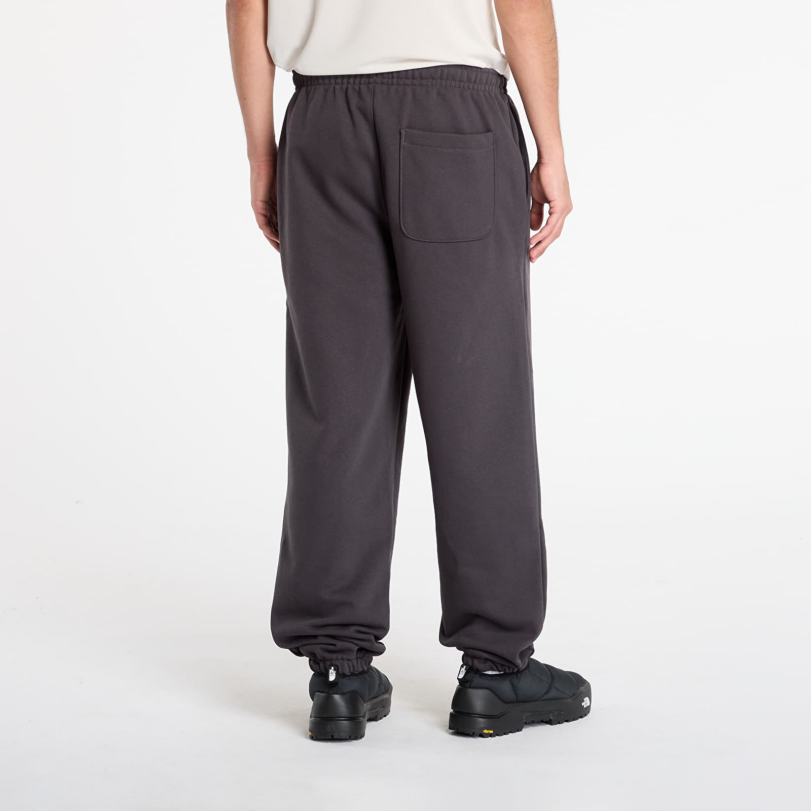Pantaloni tuta uomo The North Face Redbox Aspen Joggers Obsidian