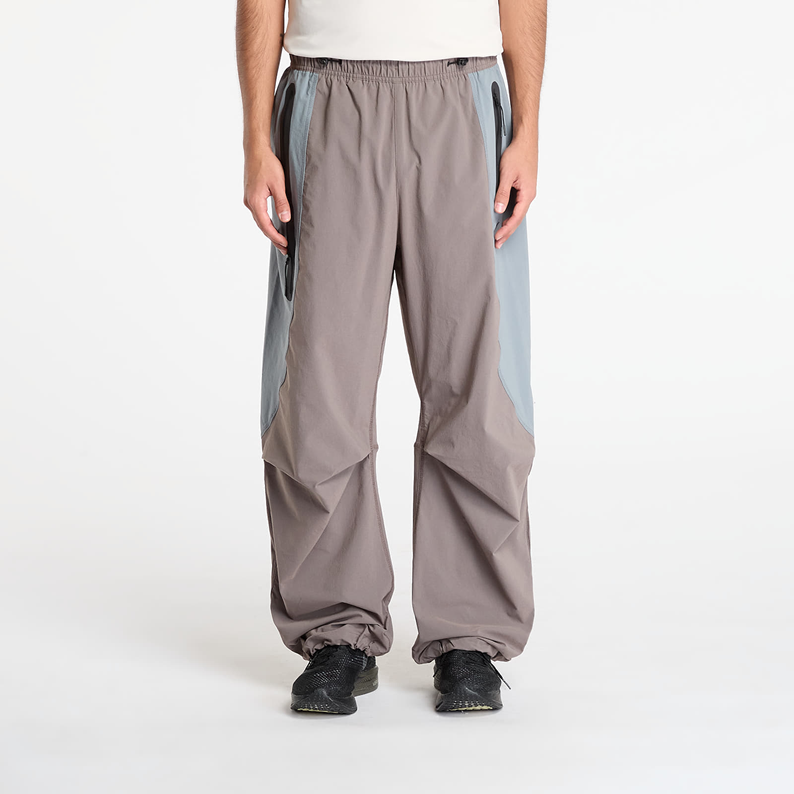 Pants Nike Tech Men's Dri-FIT Woven Color-Block Oversized Pants Cave Stone/ Cool Grey/ Black S