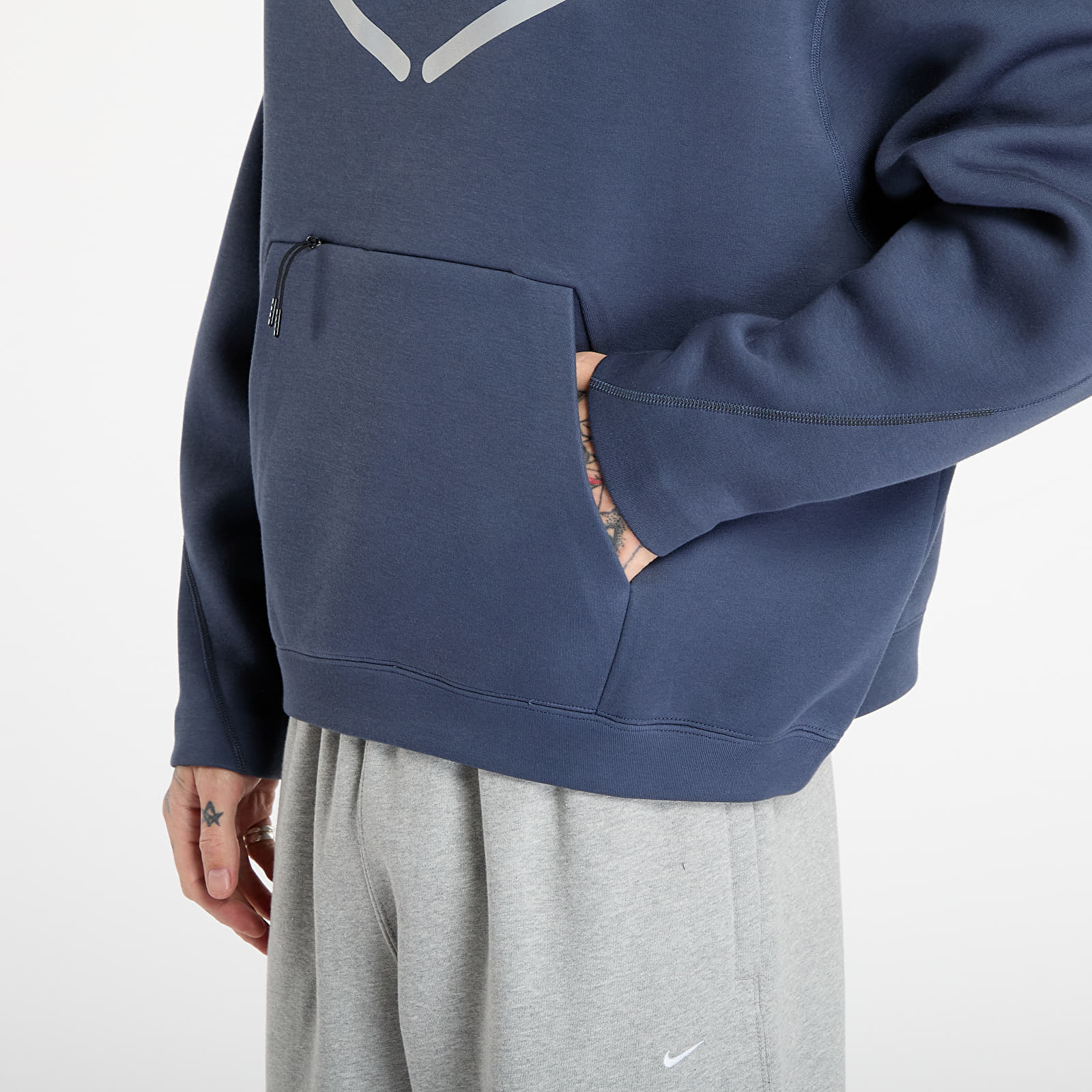 Hanorace pentru bărbați Nike Tech Men's Pullover Hoodie with Reflective Accents Thunder Blue/ Black