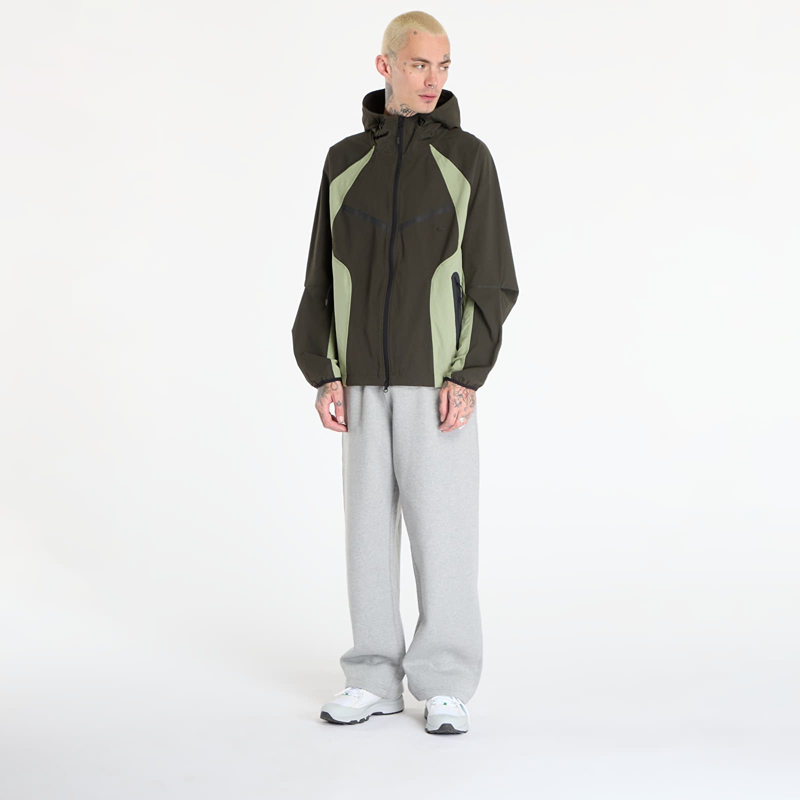 Moške jakne Nike Tech Men's Dri-FIT Woven Color-Block Windrunner Loose Jacket Sequoia/ Oil Green/ Black