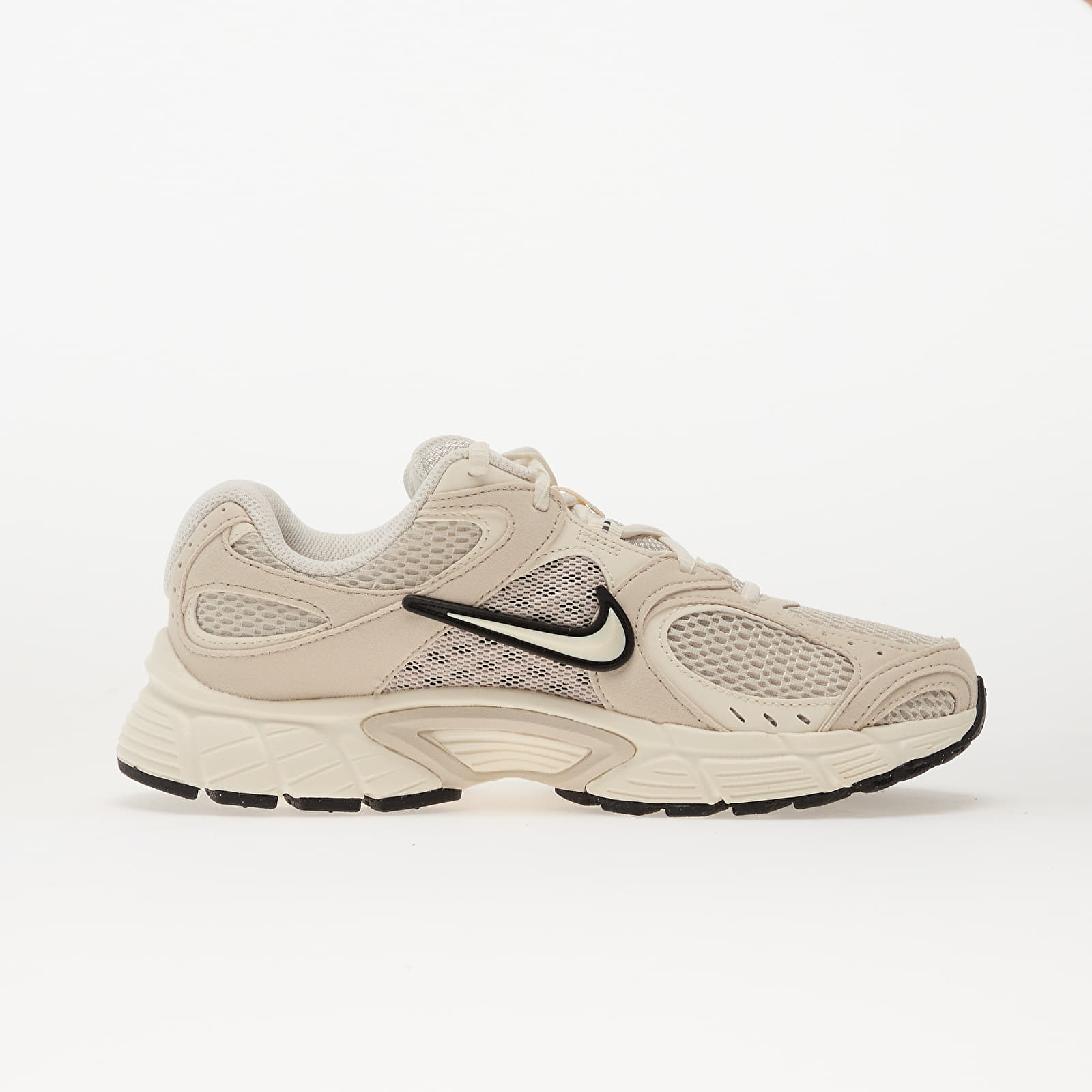 Women's sneakers and shoes Nike V5 Rnr Lt Orewood Brn/ Pale Ivory-Black