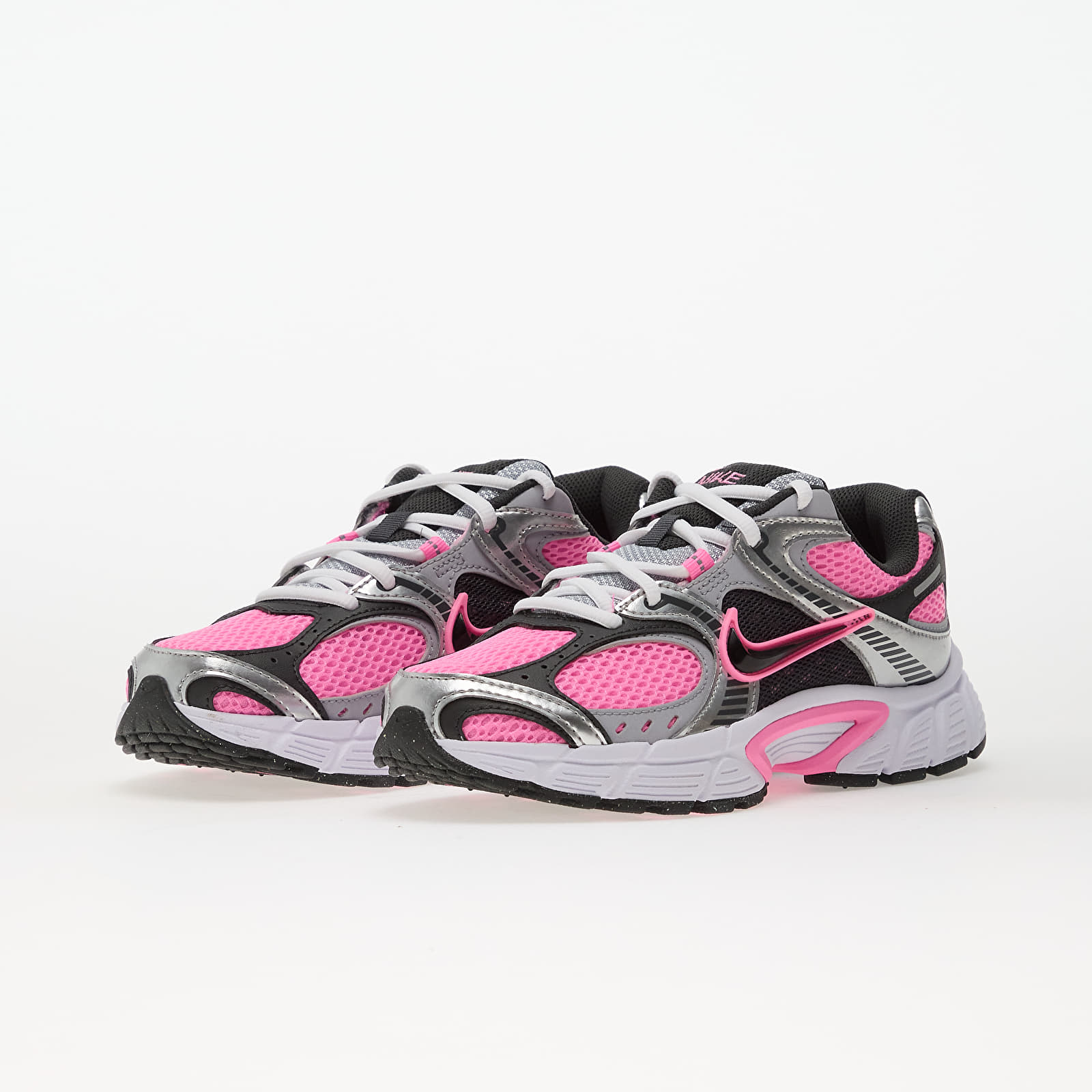 Women's sneakers and shoes Nike W V5 Rnr Pink Spell/ Black-Anthracite-Wolf Grey-Mtlc Silver-White