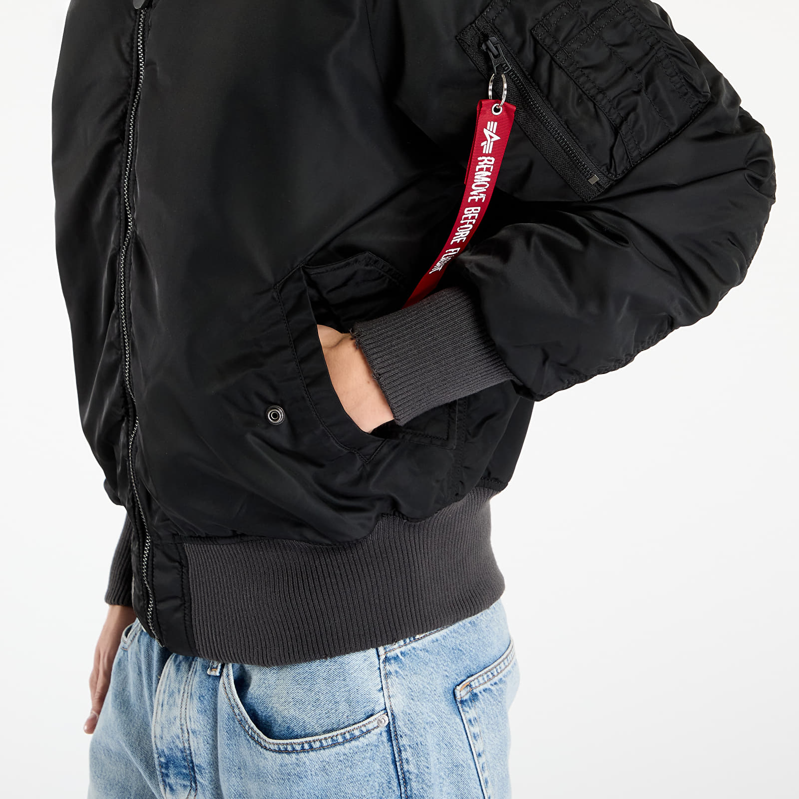 Kurtki męskie Alpha Industries MA-1 Distressed Black
