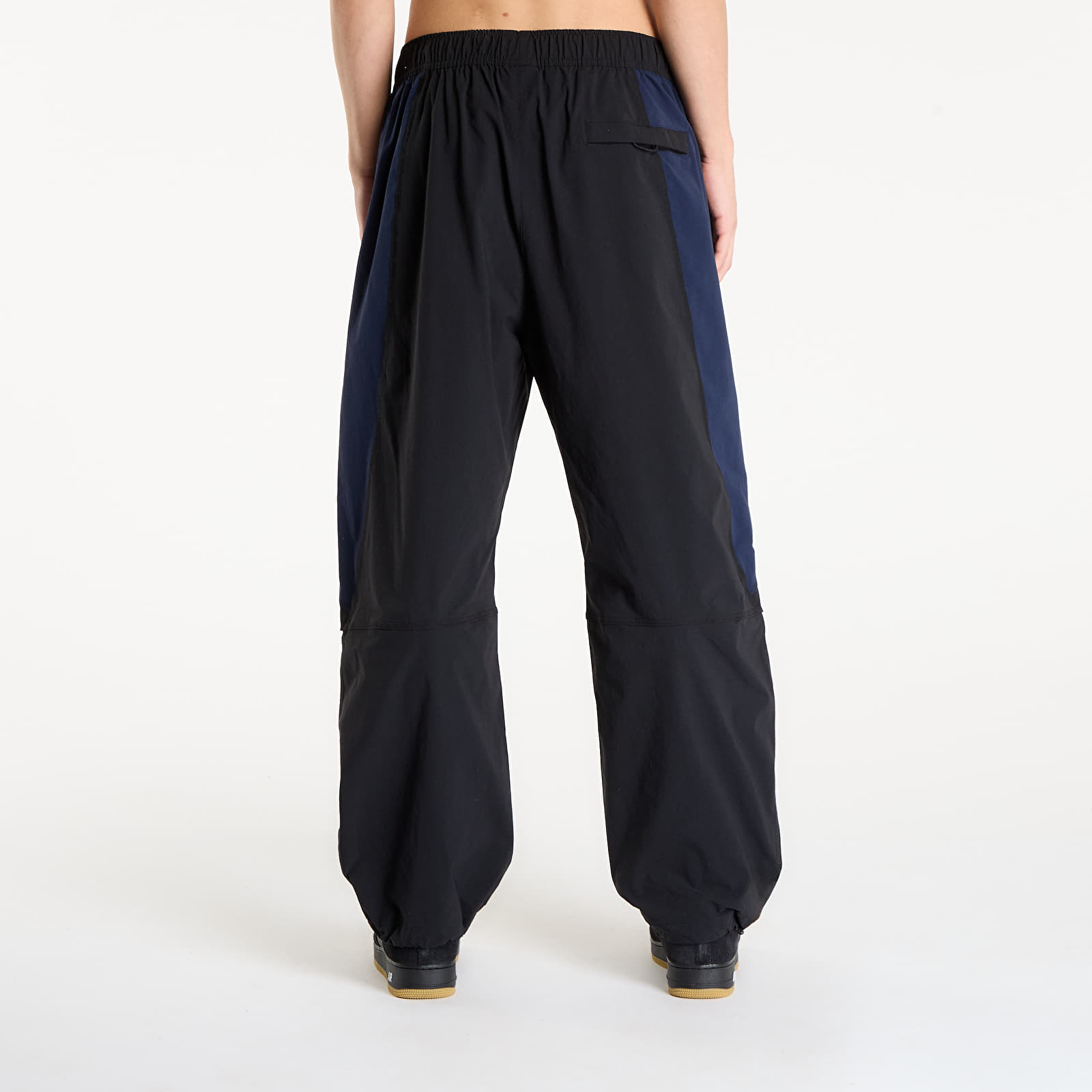 Pantaloni uomo Nike Tech Men's Dri-FIT Woven Color-Block Oversized Pants Black/ Obsidian/ Black