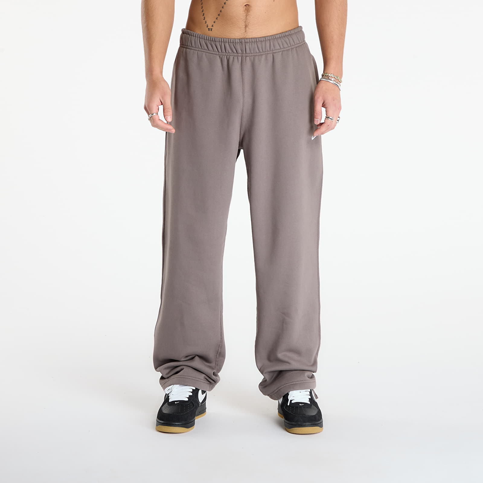 Мъжки спортни панталони Nike Solo Swoosh Men's Fleece Open-Hem Pants Cave Stone/ Cave Stone/ White