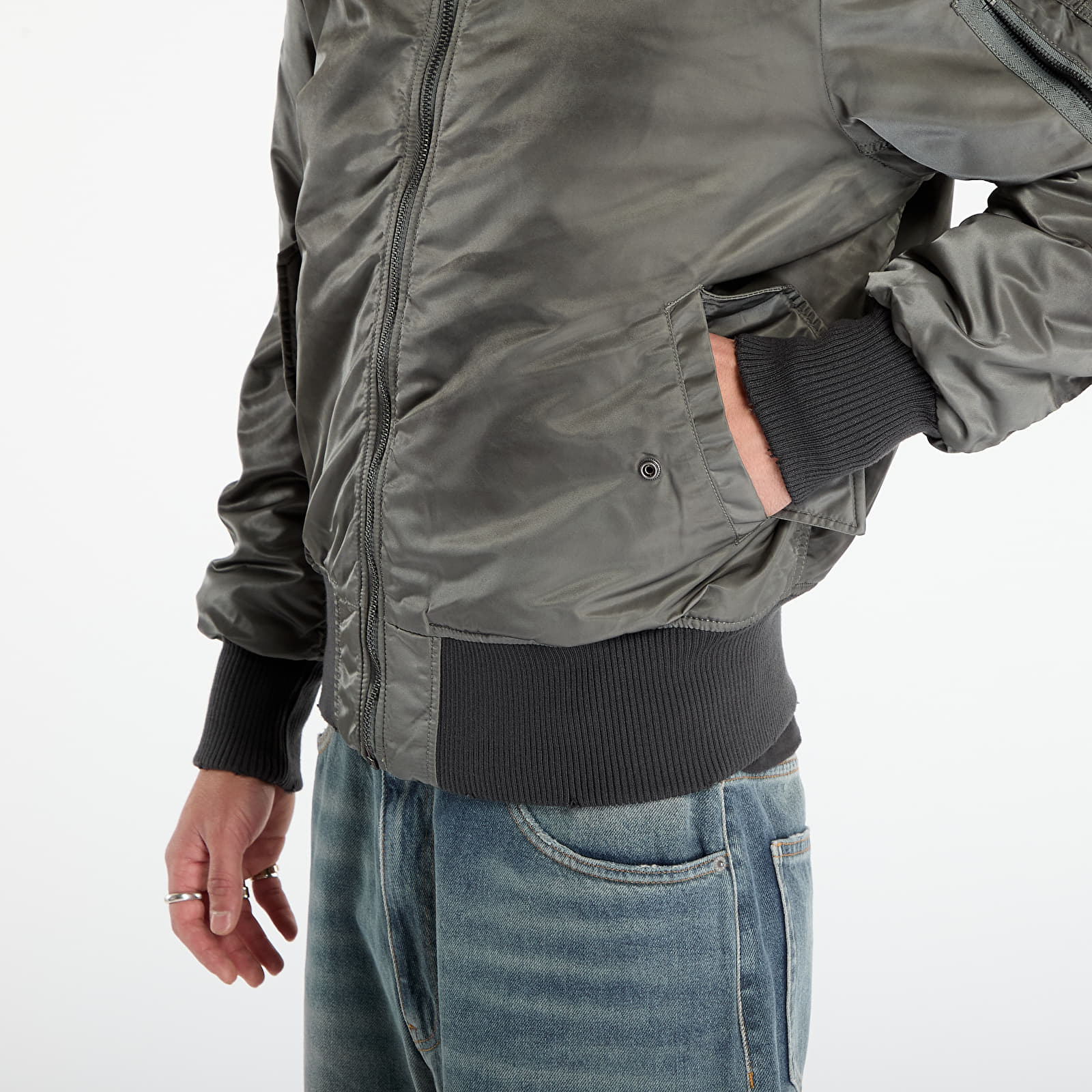 Giacche da uomo Alpha Industries MA-1 Distressed Vintage Green
