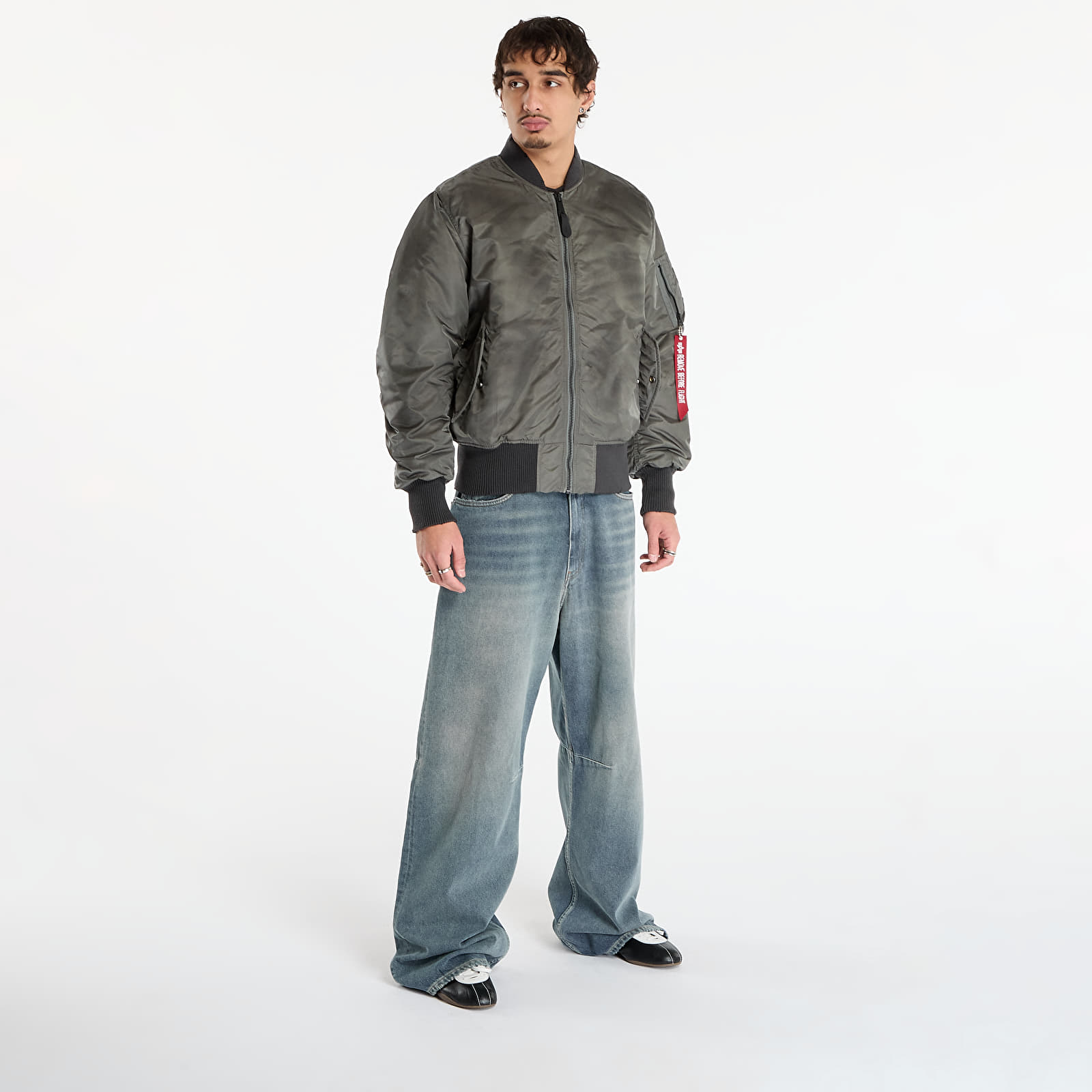 Giacche da uomo Alpha Industries MA-1 Distressed Vintage Green