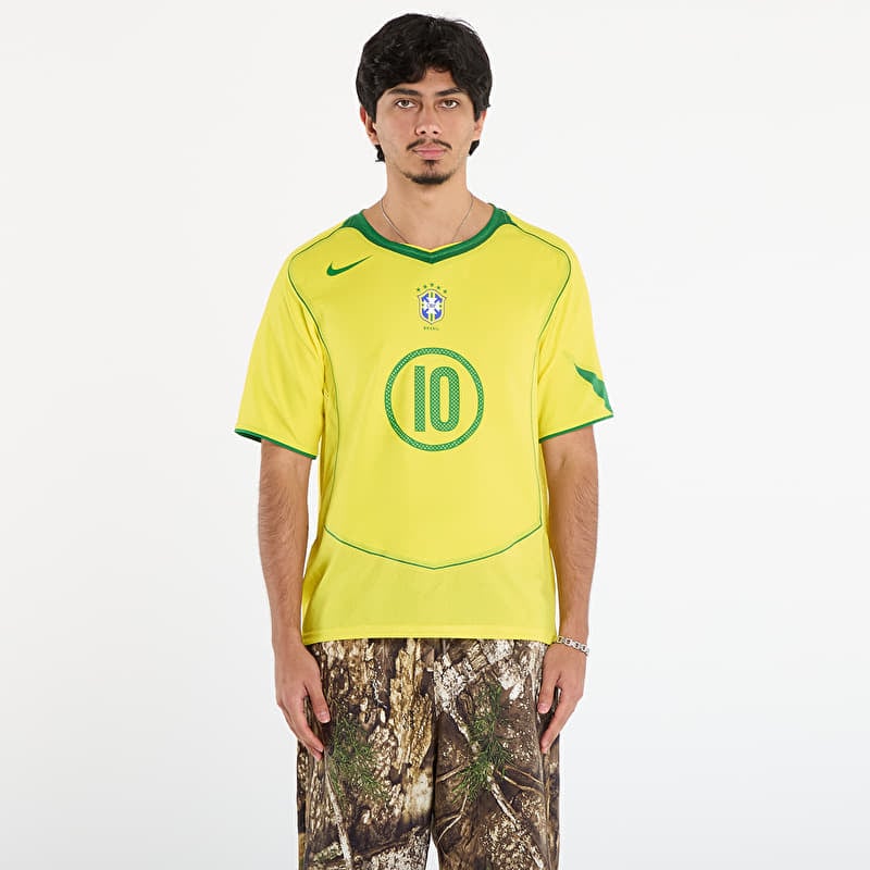Nike Men's Ronaldinho Brazil 2004 Total 90 Reissue Soccer Replica