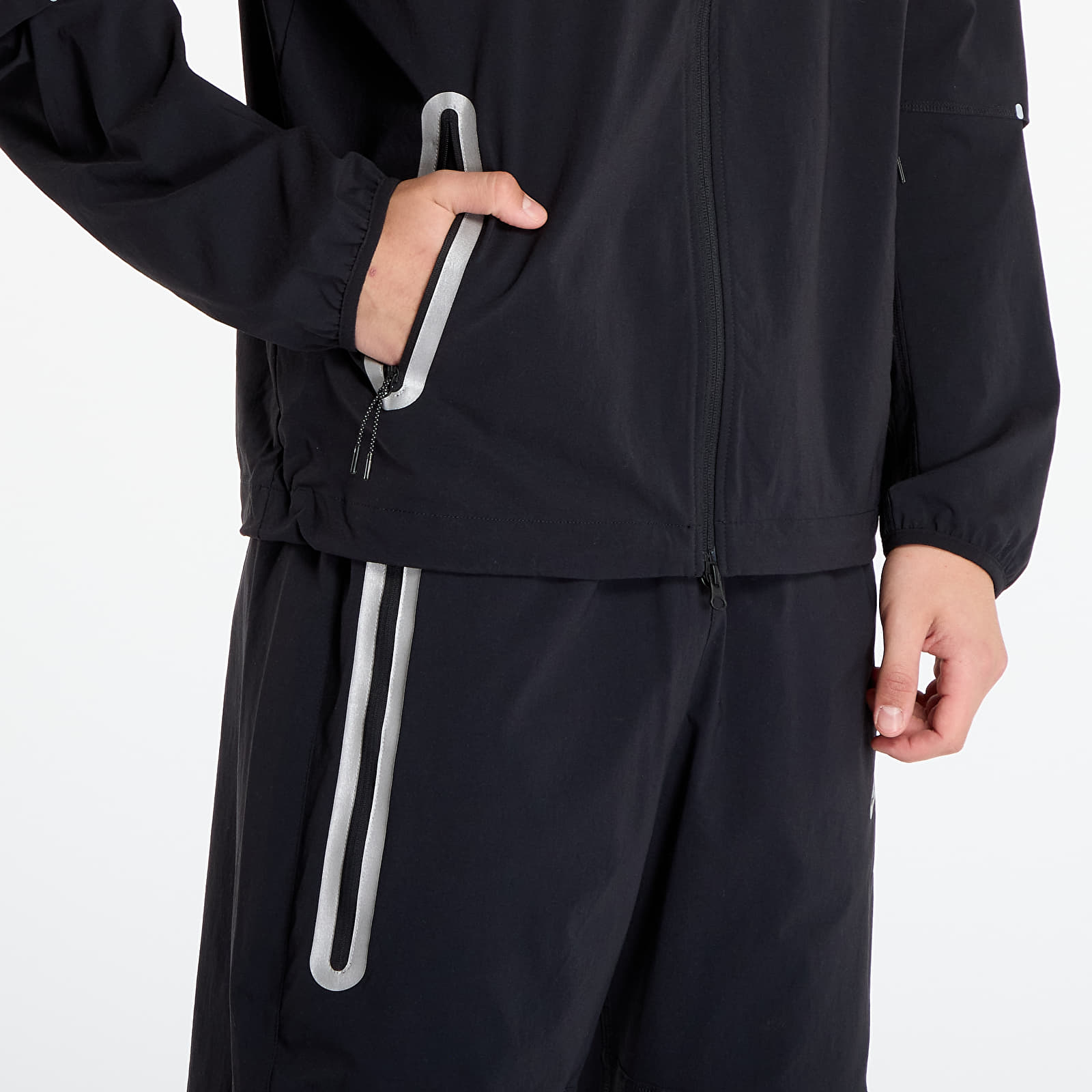 Vestes pour hommes Nike Tech Men's Full-Zip Woven Windrunner Jacket Black