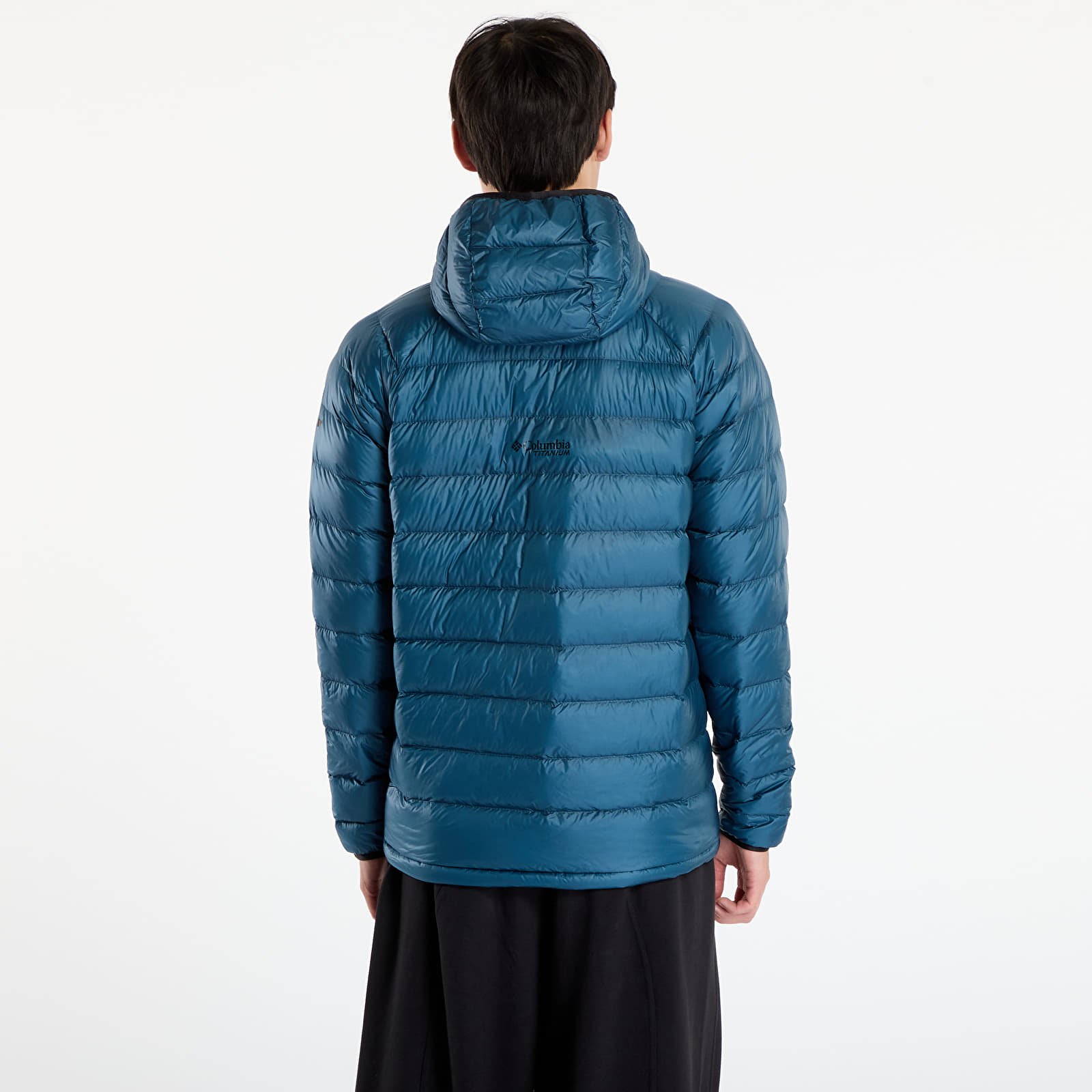 Pánské bundy Columbia Arctic Crest™ Down Hooded Jacket Everblue