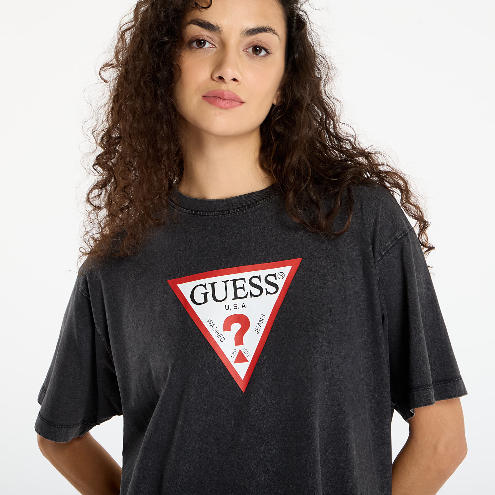 Tričká Guess Jeans Ss Cn Os Iconic T-shirt Black