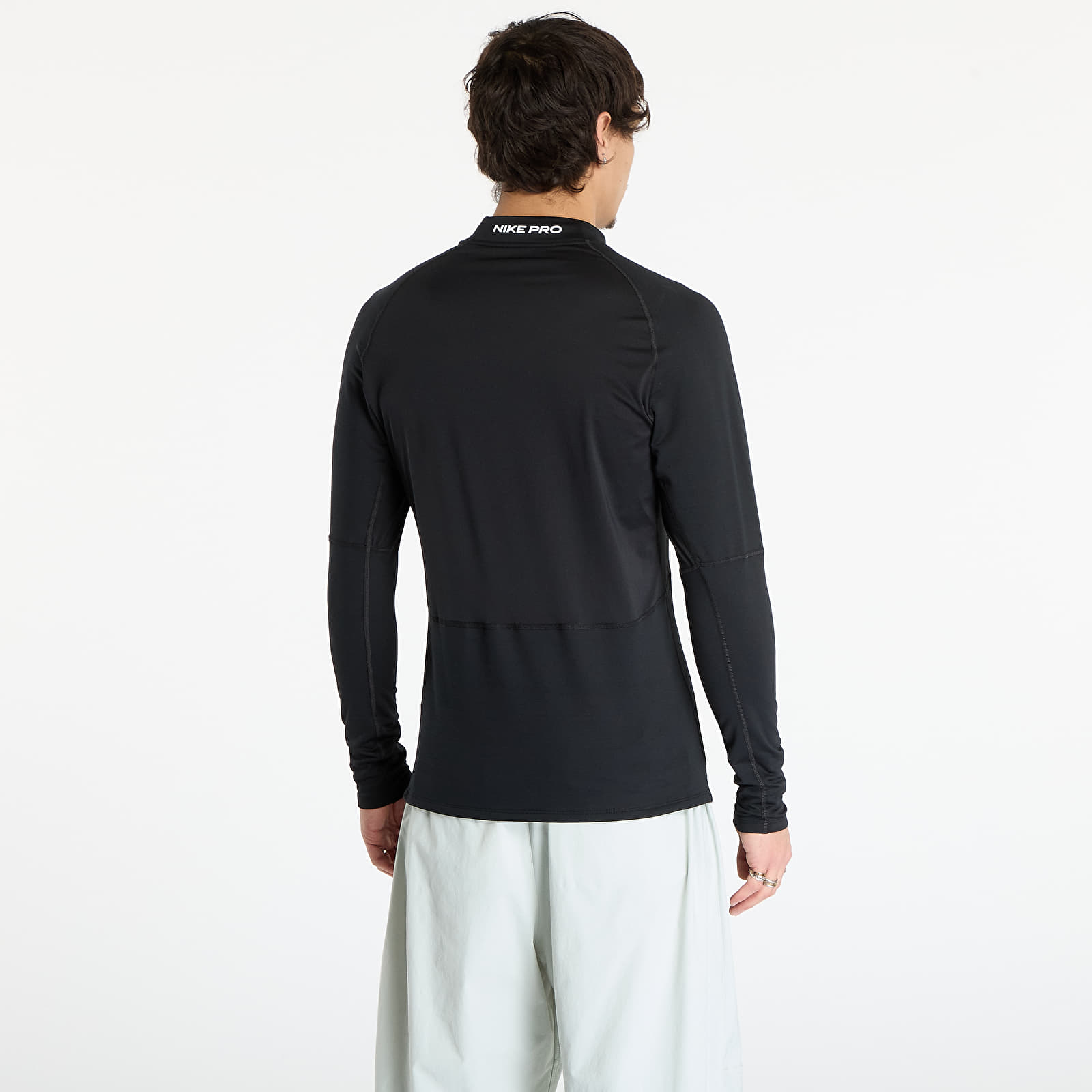 Tricouri bărbați Nike Pro Men's Dri-FIT Warm Long-Sleeve Fitness Mock Black/ White